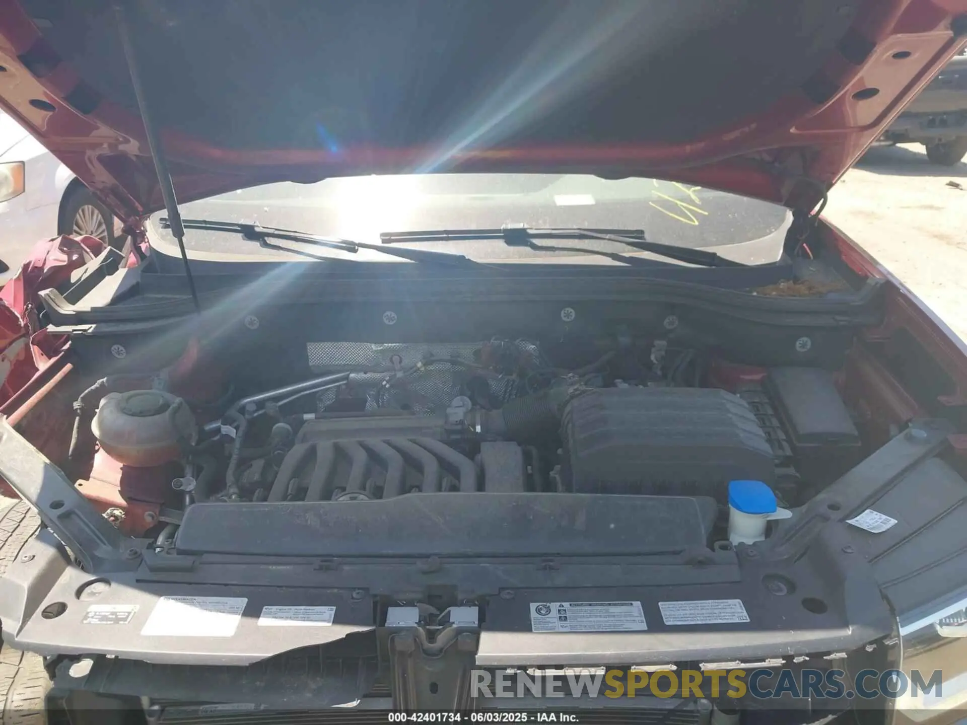 10 Photograph of a damaged car 1V2UR2CA4KC553905 VOLKSWAGEN ATLAS 2019