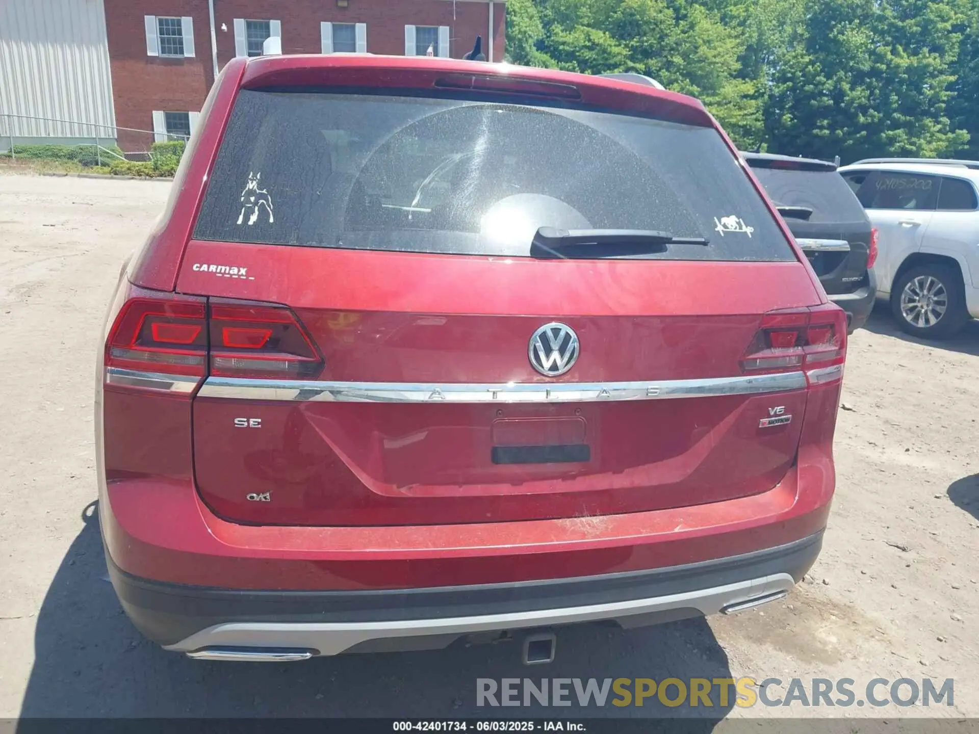 16 Photograph of a damaged car 1V2UR2CA4KC553905 VOLKSWAGEN ATLAS 2019