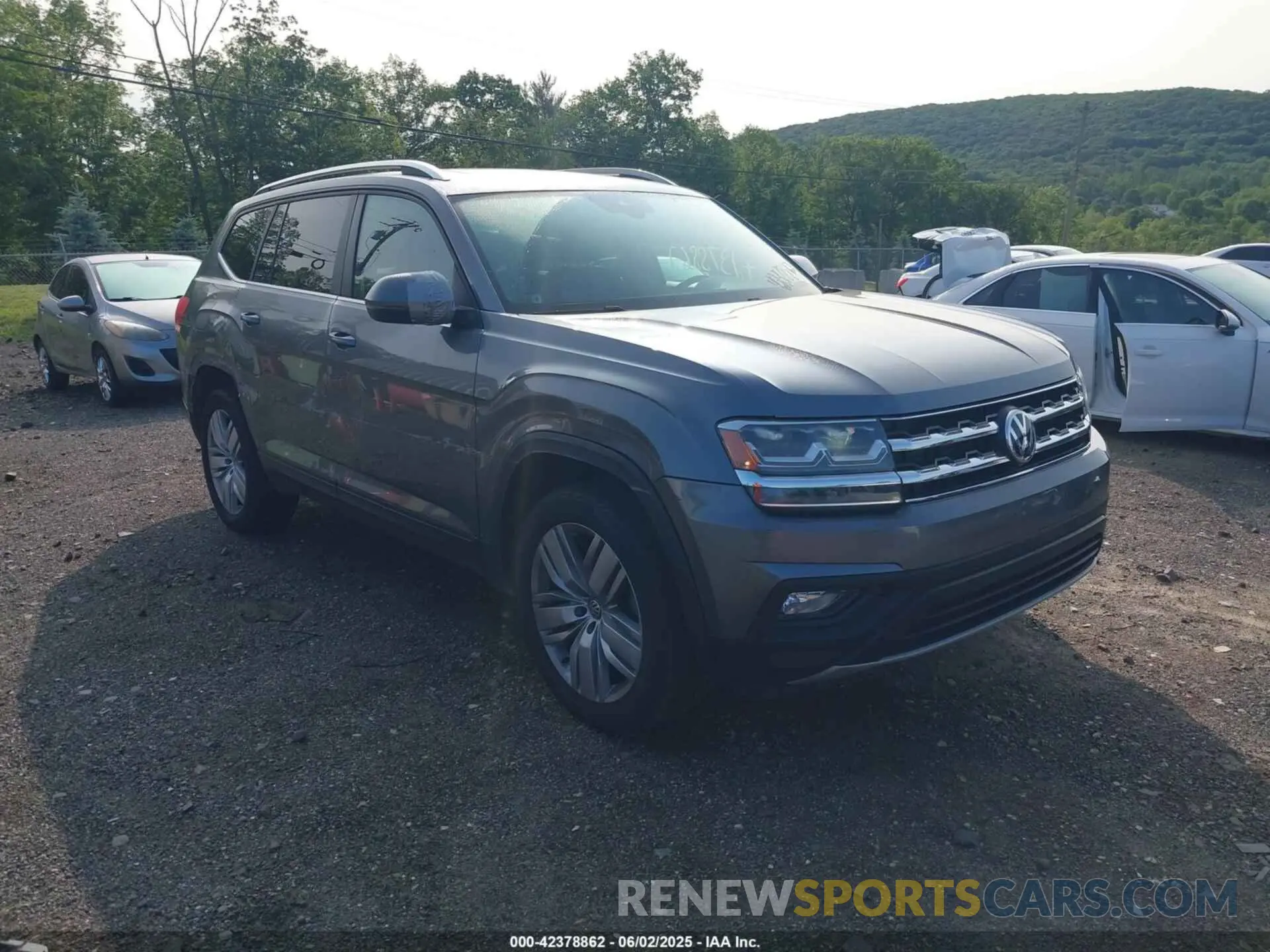 1 Фотография поврежденного автомобиля 1V2UR2CA4KC597211 VOLKSWAGEN ATLAS 2019