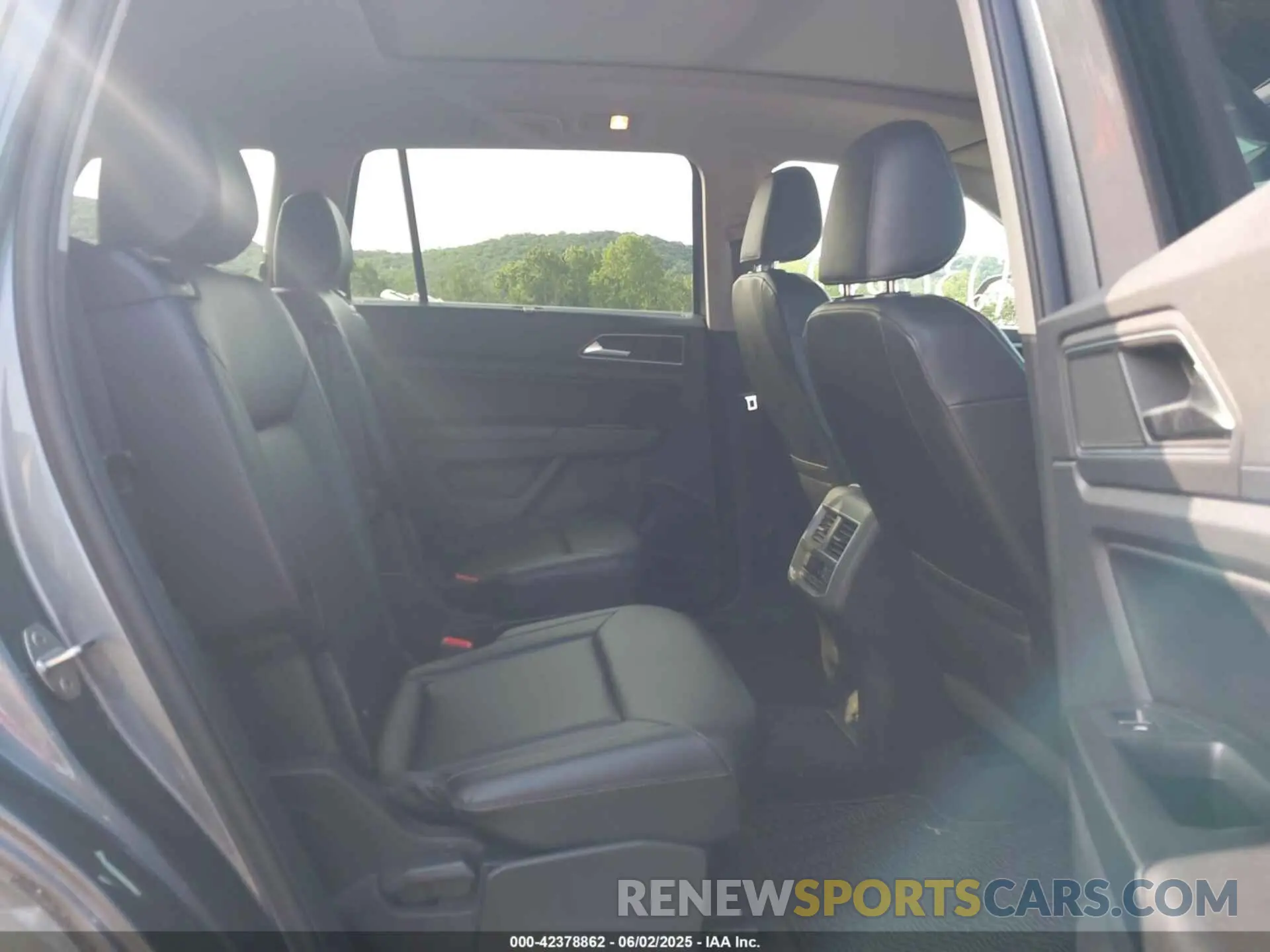 8 Фотография поврежденного автомобиля 1V2UR2CA4KC597211 VOLKSWAGEN ATLAS 2019