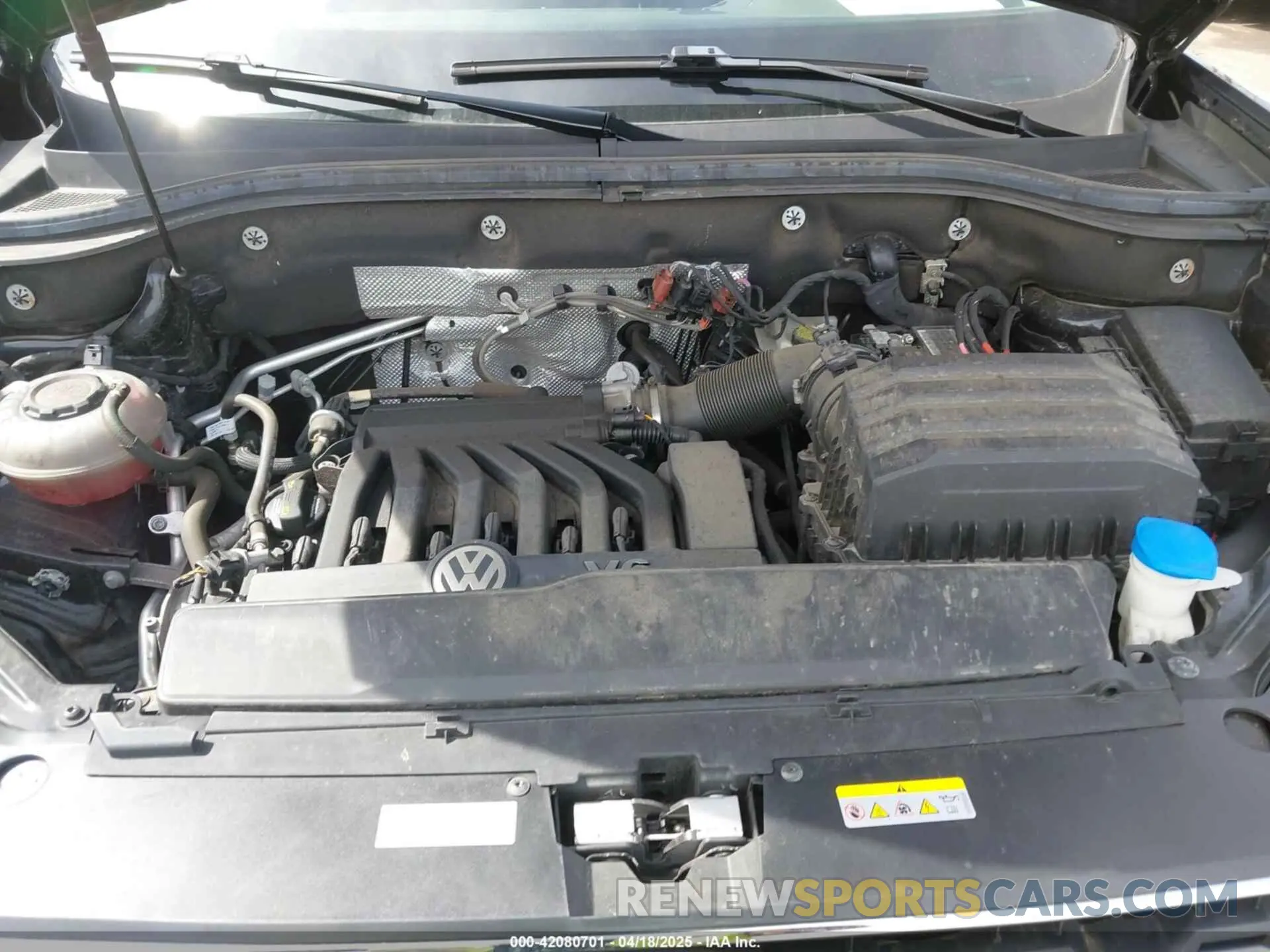 10 Photograph of a damaged car 1V2UR2CA4KC616890 VOLKSWAGEN ATLAS 2019