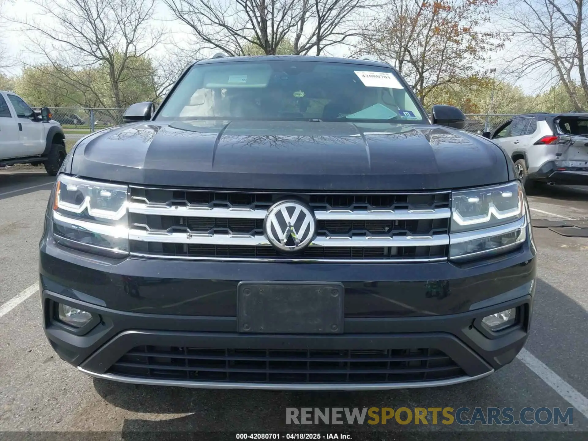 12 Photograph of a damaged car 1V2UR2CA4KC616890 VOLKSWAGEN ATLAS 2019