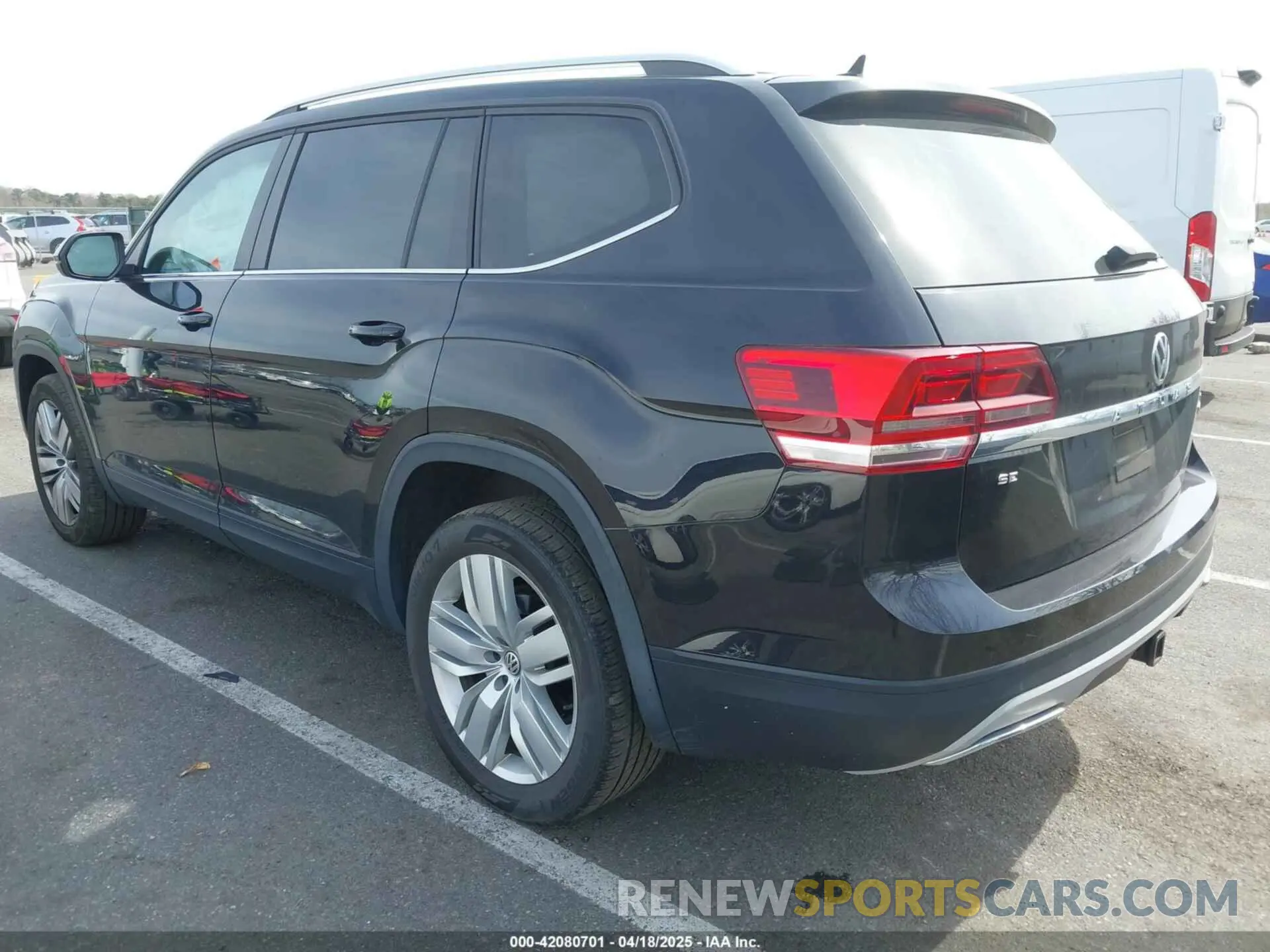 3 Photograph of a damaged car 1V2UR2CA4KC616890 VOLKSWAGEN ATLAS 2019