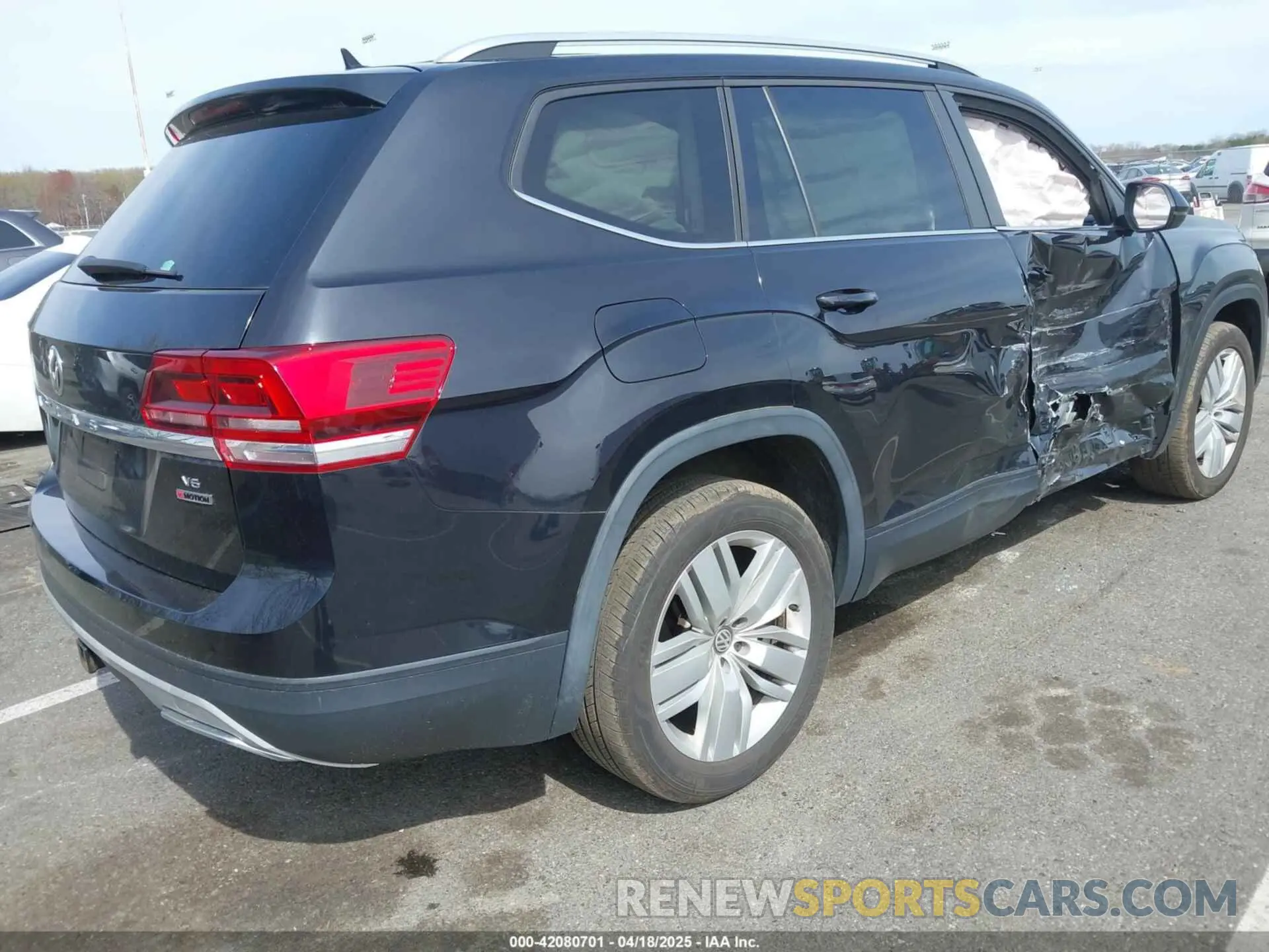 4 Photograph of a damaged car 1V2UR2CA4KC616890 VOLKSWAGEN ATLAS 2019