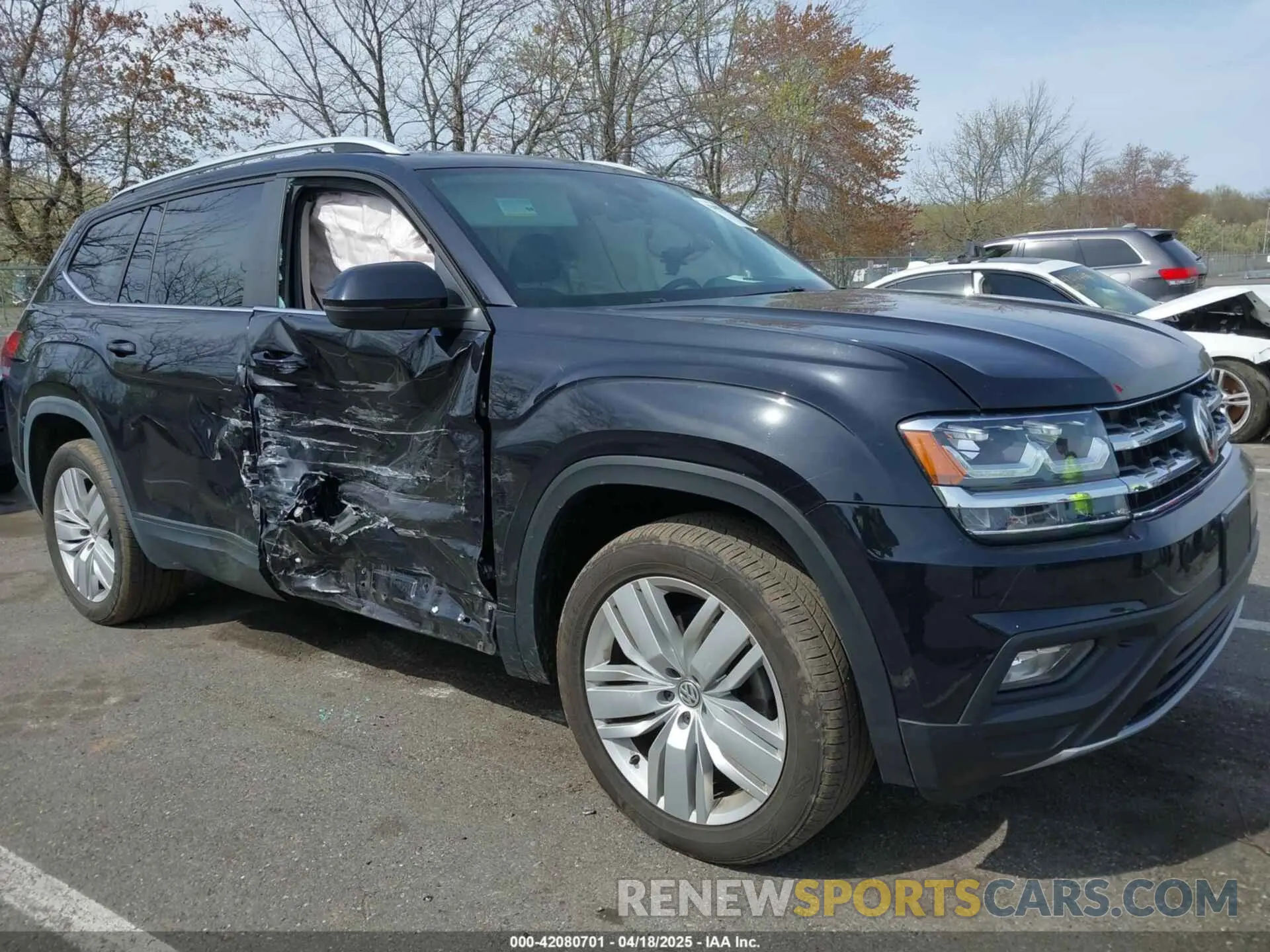 6 Photograph of a damaged car 1V2UR2CA4KC616890 VOLKSWAGEN ATLAS 2019
