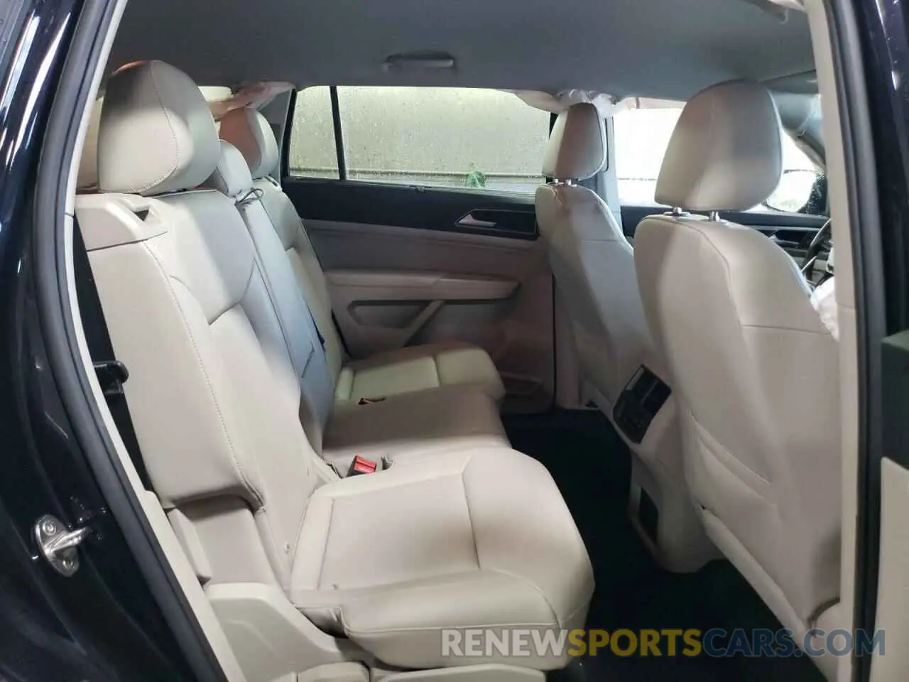 11 Photograph of a damaged car 1V2UR2CA5KC509346 VOLKSWAGEN ATLAS 2019