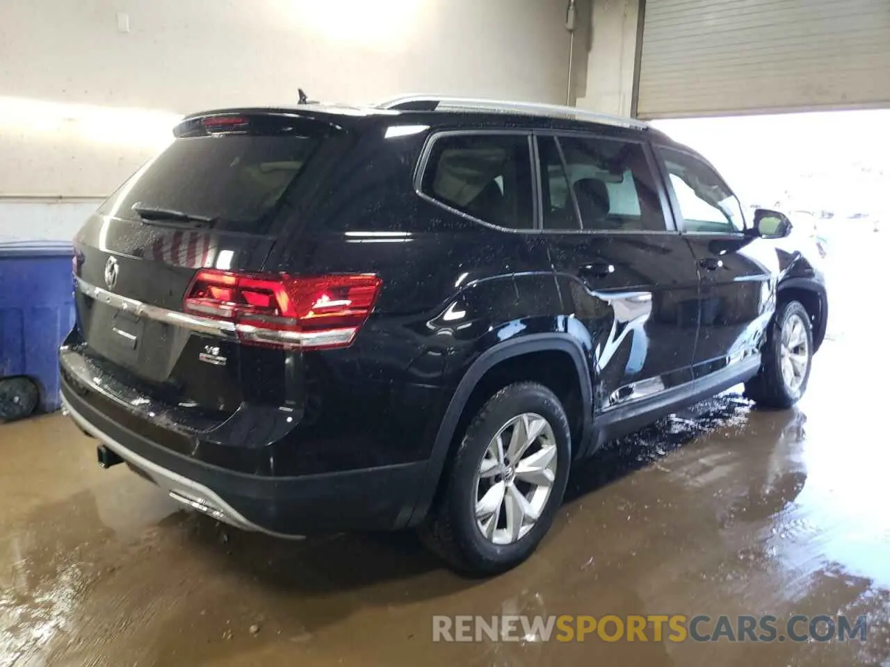 3 Photograph of a damaged car 1V2UR2CA5KC509346 VOLKSWAGEN ATLAS 2019