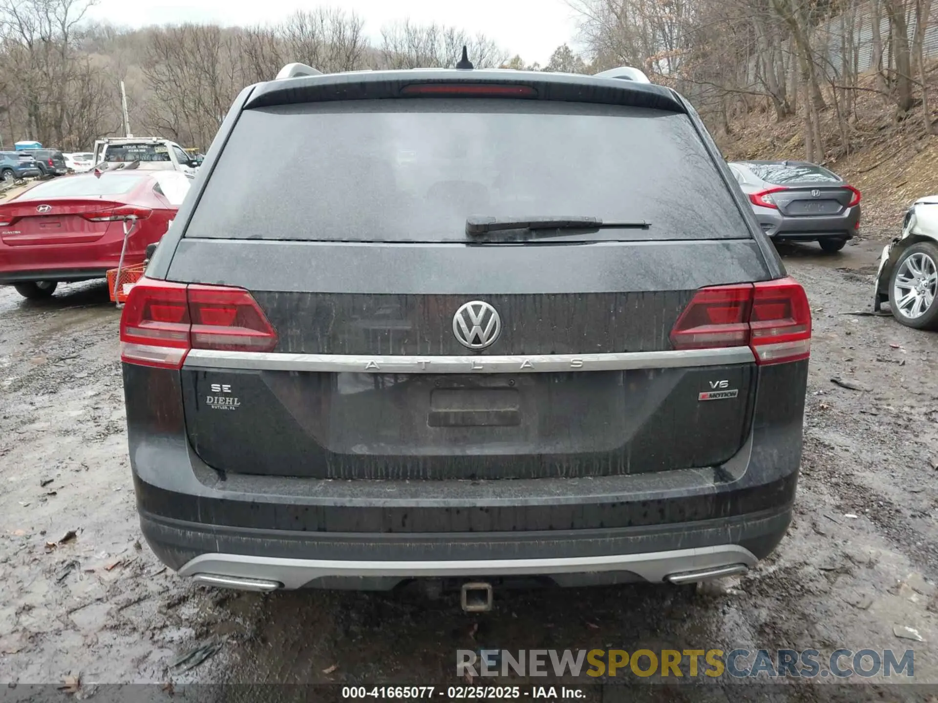 16 Photograph of a damaged car 1V2UR2CA5KC532996 VOLKSWAGEN ATLAS 2019