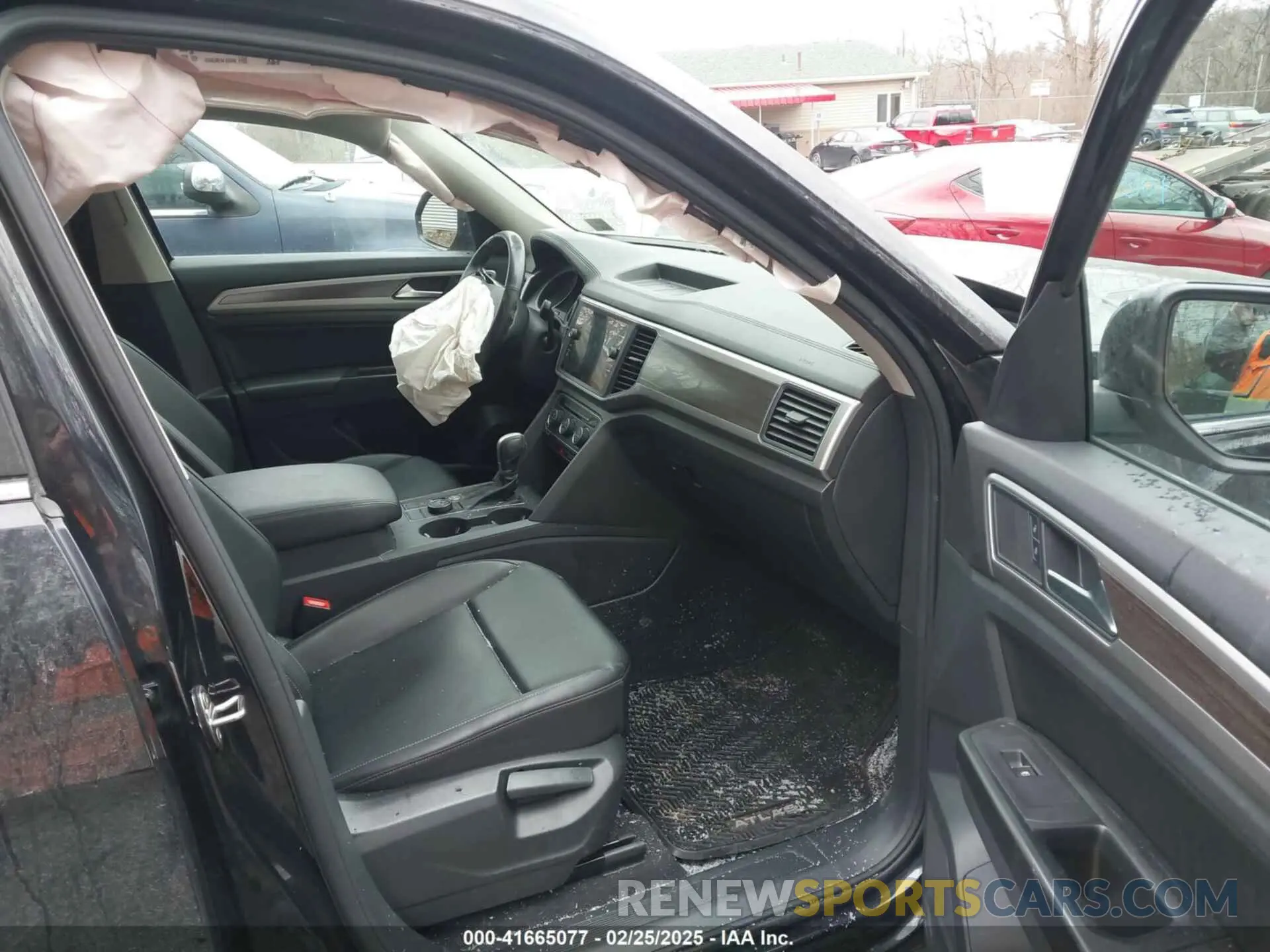 5 Photograph of a damaged car 1V2UR2CA5KC532996 VOLKSWAGEN ATLAS 2019