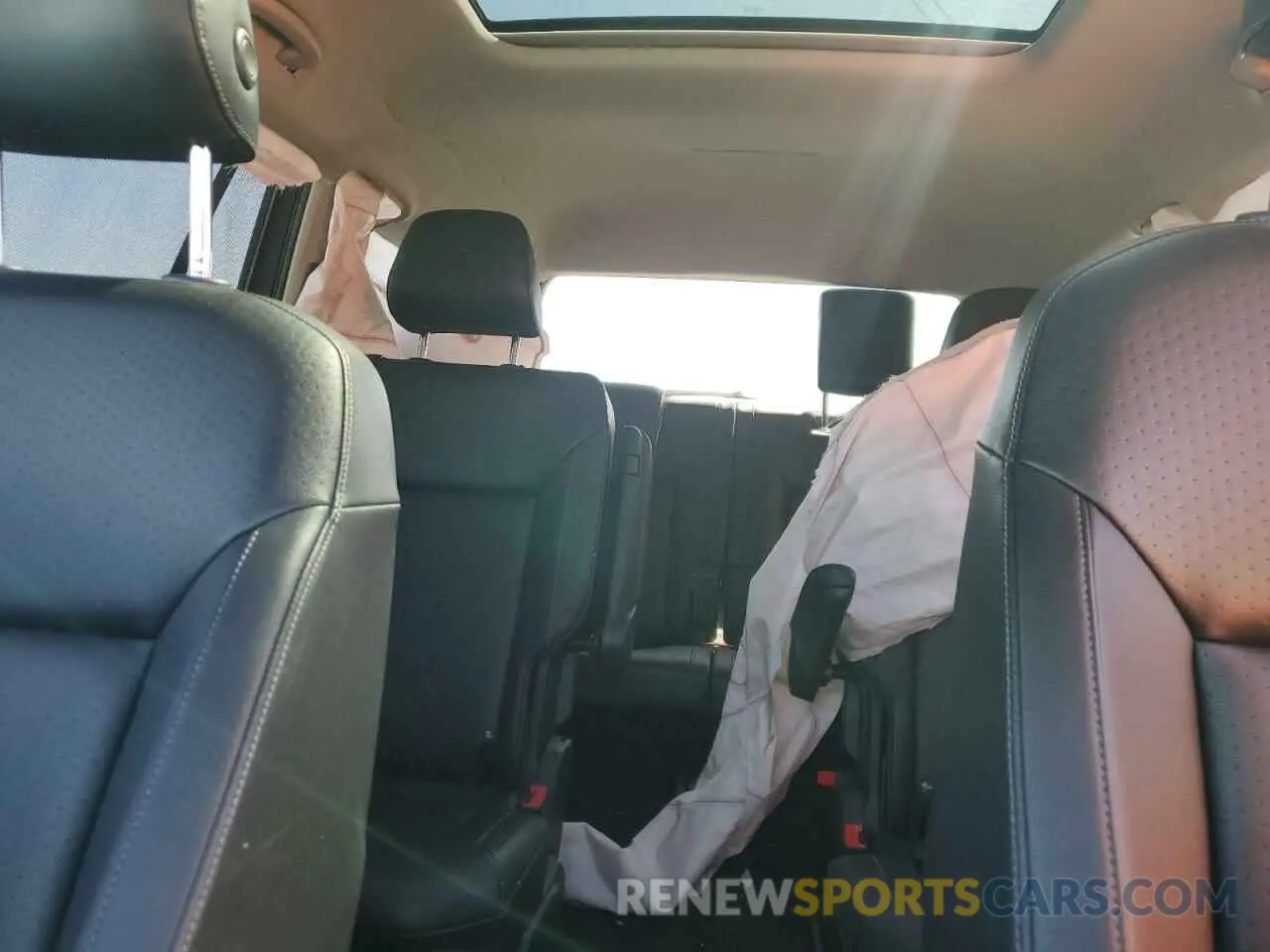 10 Photograph of a damaged car 1V2UR2CA5KC603873 VOLKSWAGEN ATLAS 2019