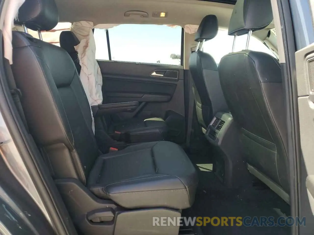 11 Photograph of a damaged car 1V2UR2CA5KC603873 VOLKSWAGEN ATLAS 2019