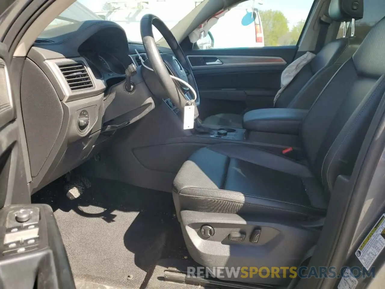 7 Photograph of a damaged car 1V2UR2CA5KC603873 VOLKSWAGEN ATLAS 2019