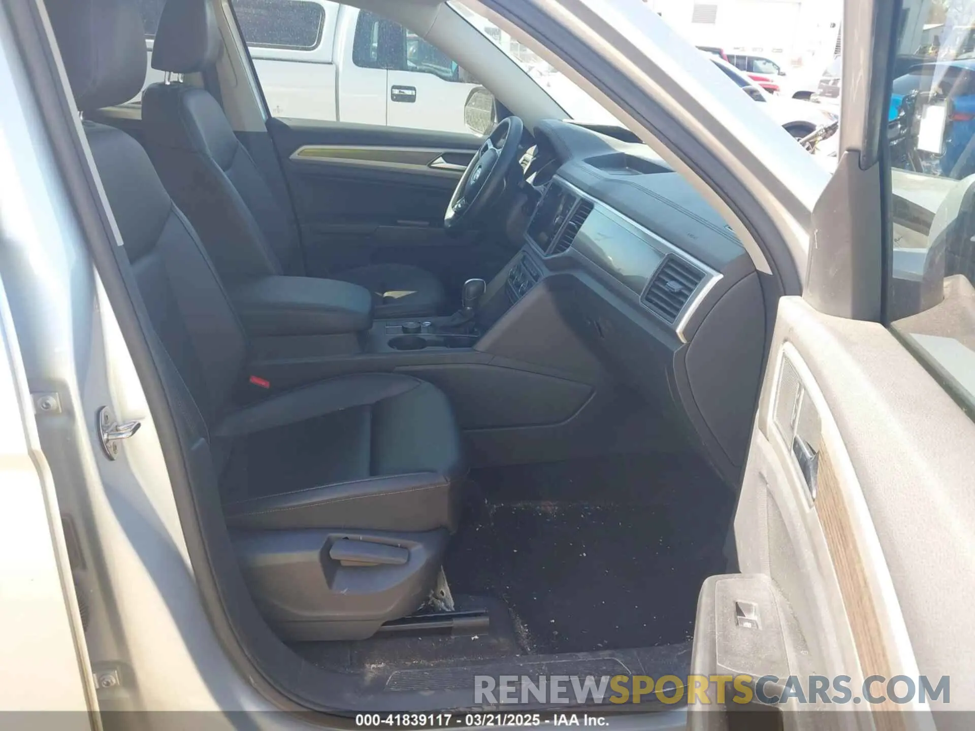 5 Фотография поврежденного автомобиля 1V2UR2CA6KC519836 VOLKSWAGEN ATLAS 2019