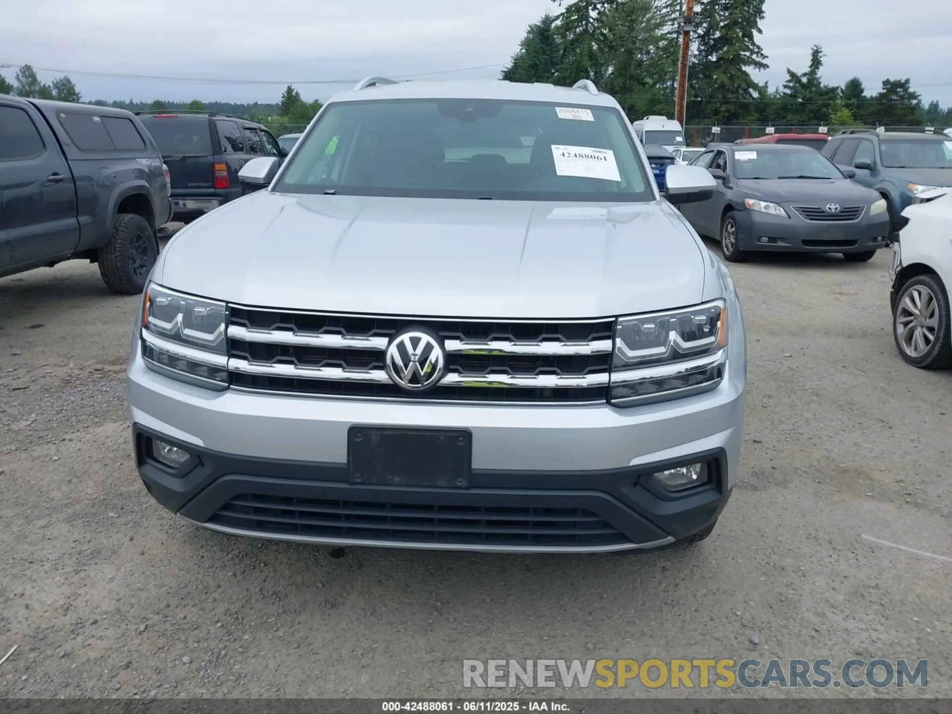 12 Photograph of a damaged car 1V2UR2CA7KC559844 VOLKSWAGEN ATLAS 2019