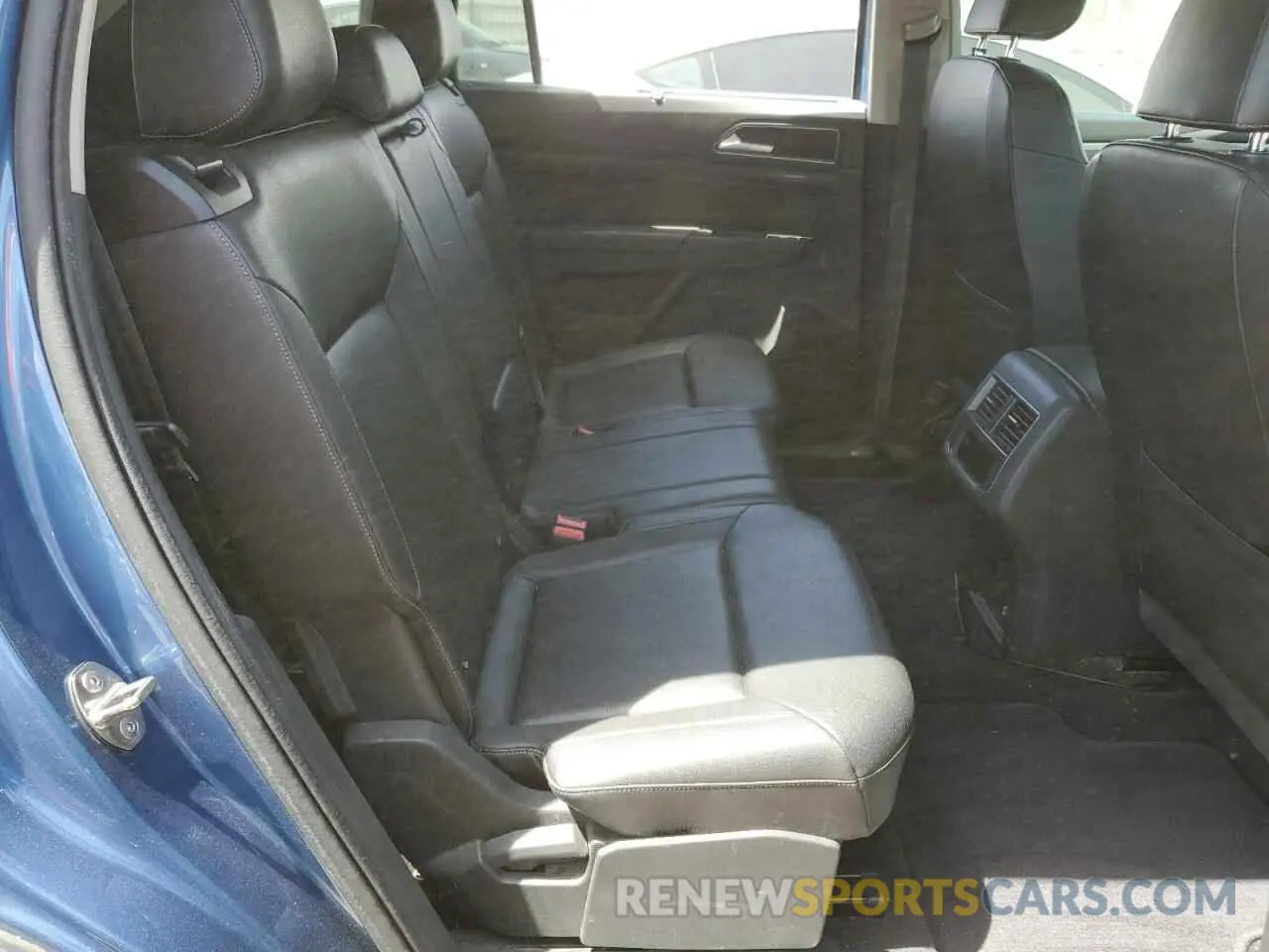 11 Photograph of a damaged car 1V2UR2CA8KC535228 VOLKSWAGEN ATLAS 2019