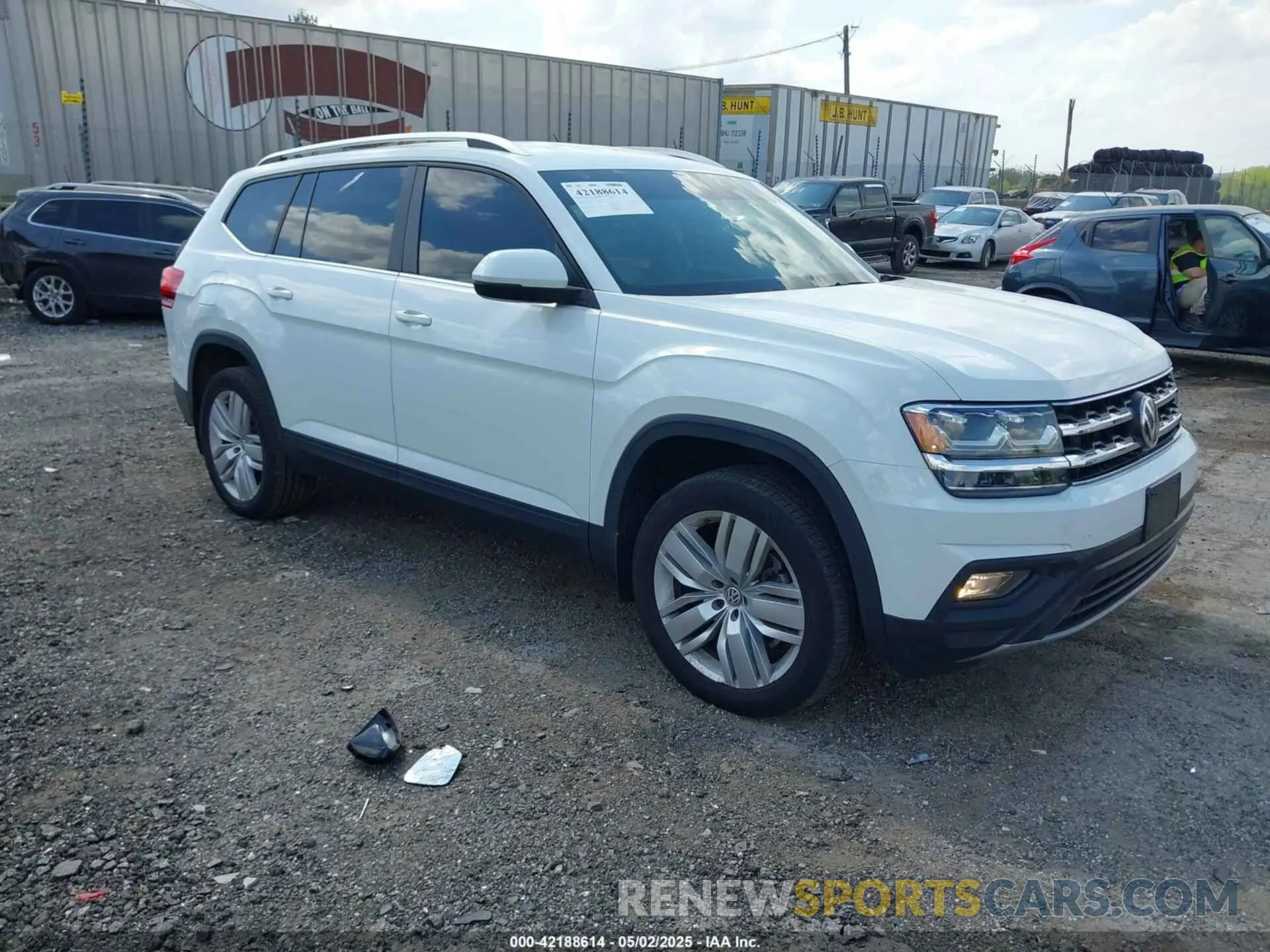 1 Photograph of a damaged car 1V2UR2CAXKC539779 VOLKSWAGEN ATLAS 2019
