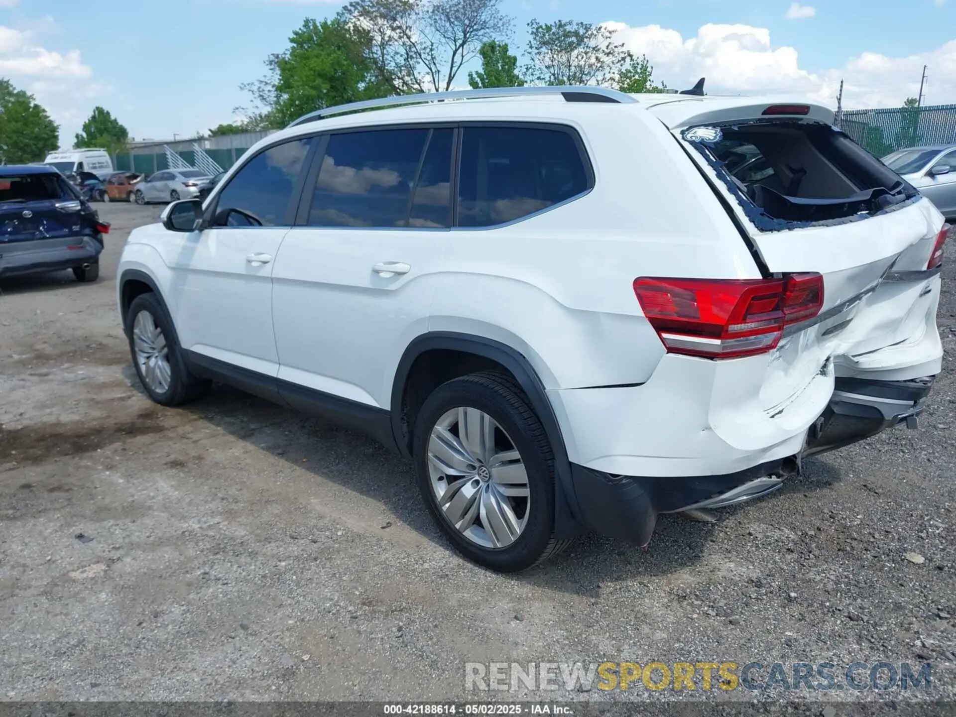 3 Photograph of a damaged car 1V2UR2CAXKC539779 VOLKSWAGEN ATLAS 2019