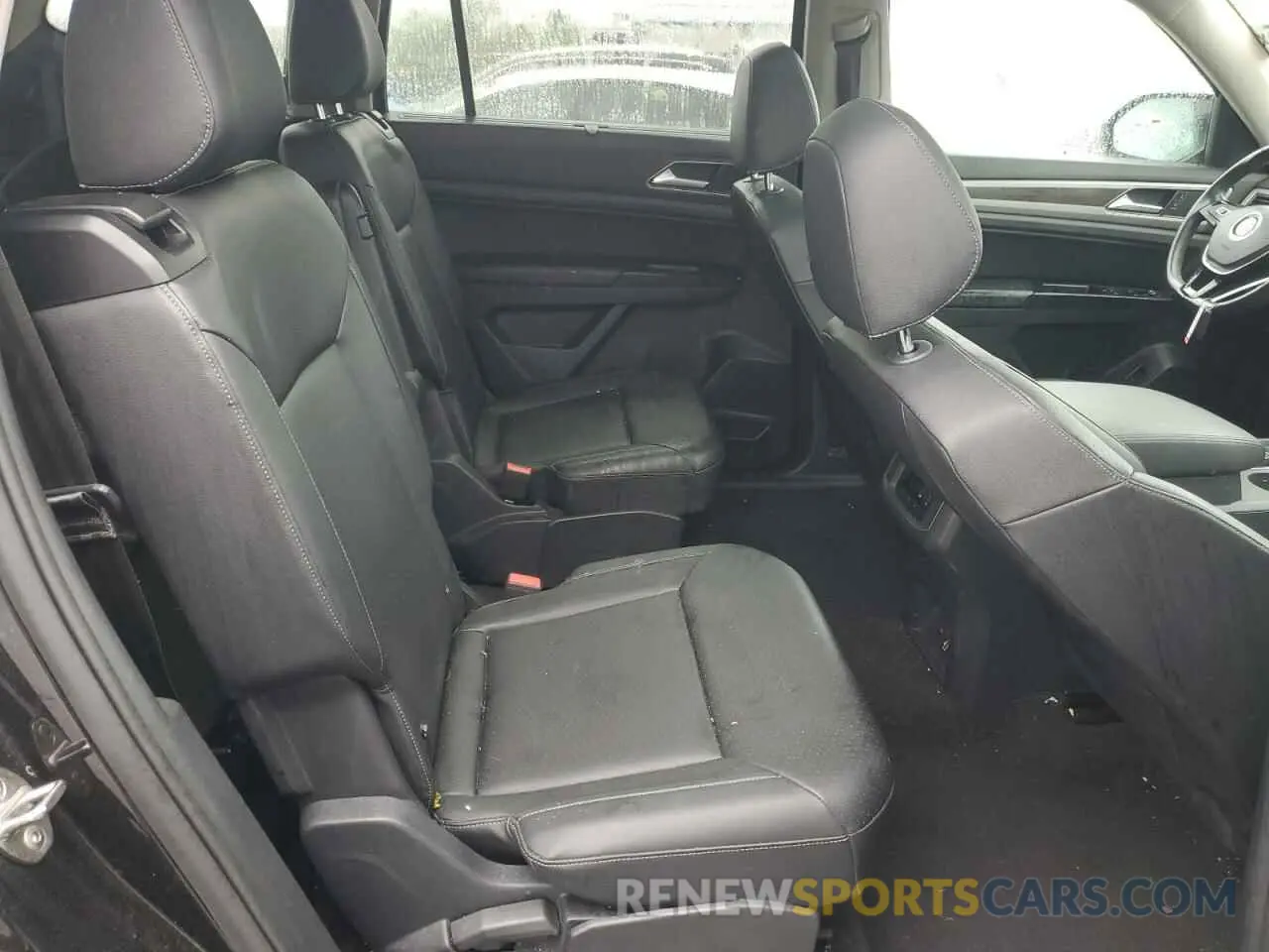 11 Photograph of a damaged car 1V2UR2CAXKC612150 VOLKSWAGEN ATLAS 2019