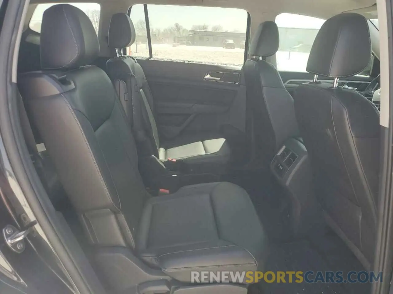 11 Photograph of a damaged car 1V2WP2CA8KC571144 VOLKSWAGEN ATLAS 2019