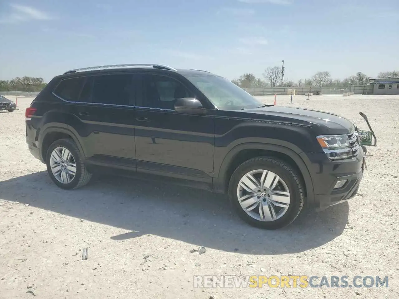 4 Photograph of a damaged car 1V2WP2CA8KC571144 VOLKSWAGEN ATLAS 2019