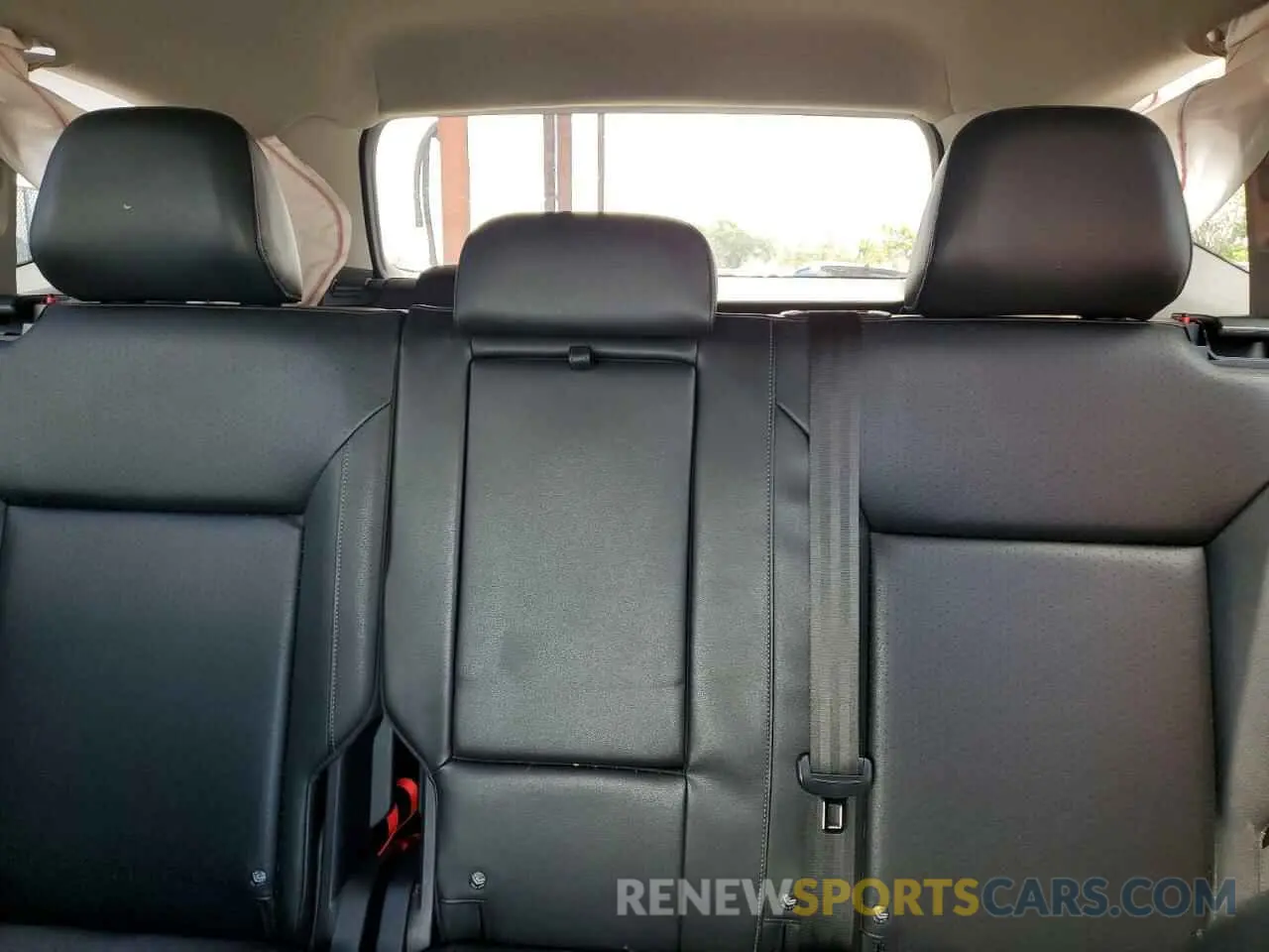 10 Photograph of a damaged car 1V2WR2CA0KC546619 VOLKSWAGEN ATLAS 2019