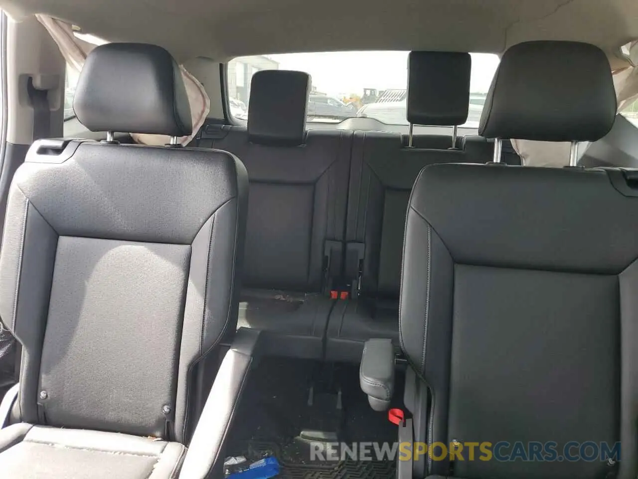 10 Photograph of a damaged car 1V2WR2CA0KC591088 VOLKSWAGEN ATLAS 2019