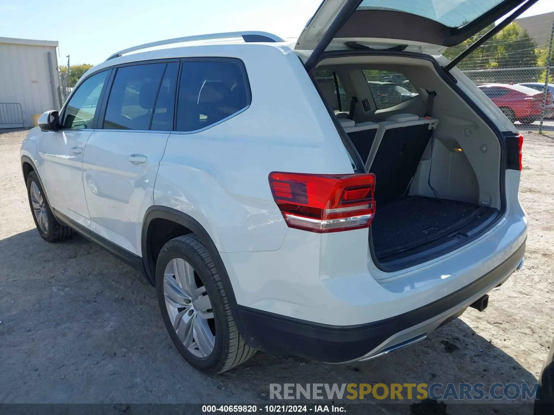 3 Photograph of a damaged car 1V2WR2CA1KC545124 VOLKSWAGEN ATLAS 2019