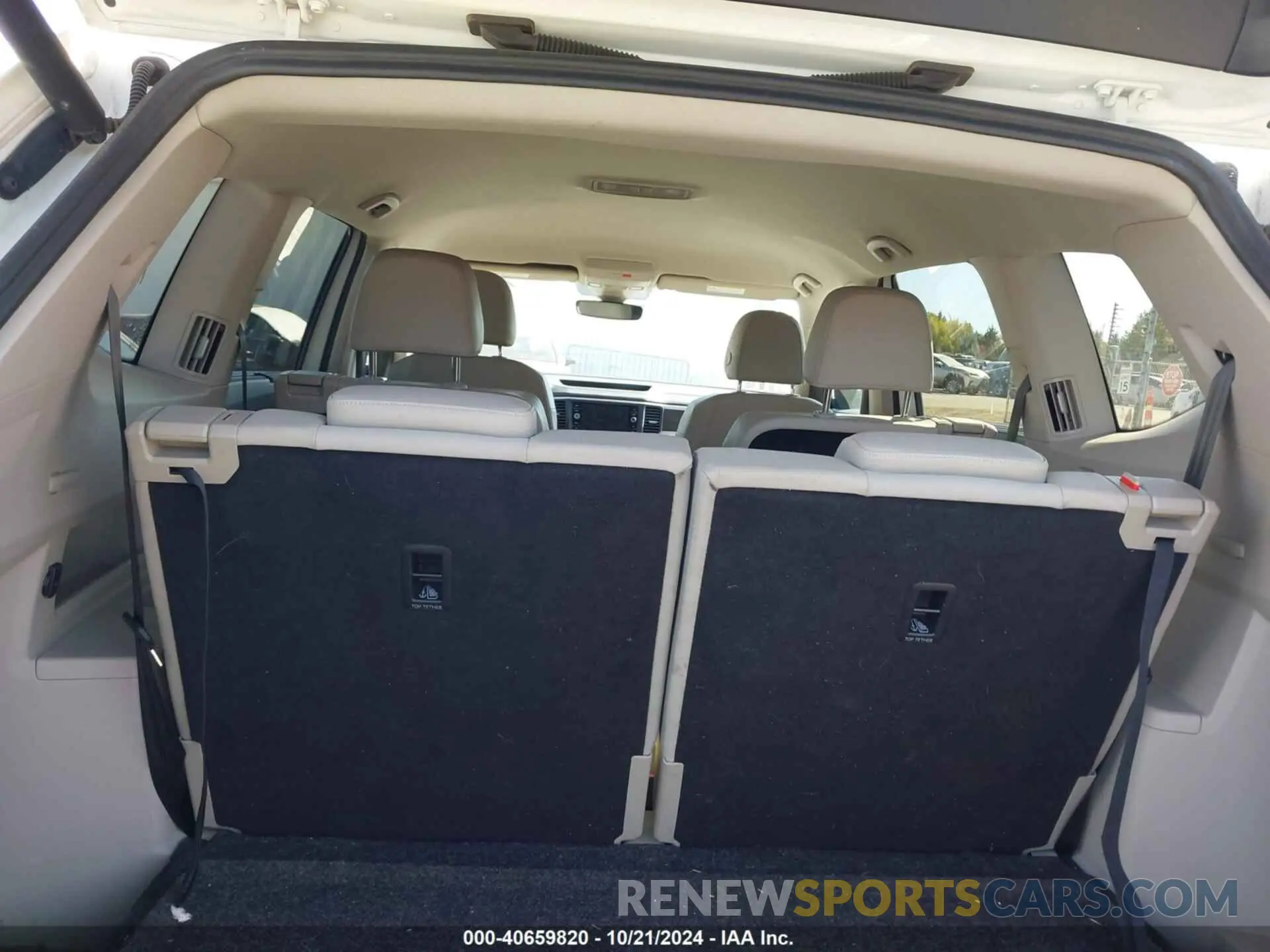 8 Photograph of a damaged car 1V2WR2CA1KC545124 VOLKSWAGEN ATLAS 2019