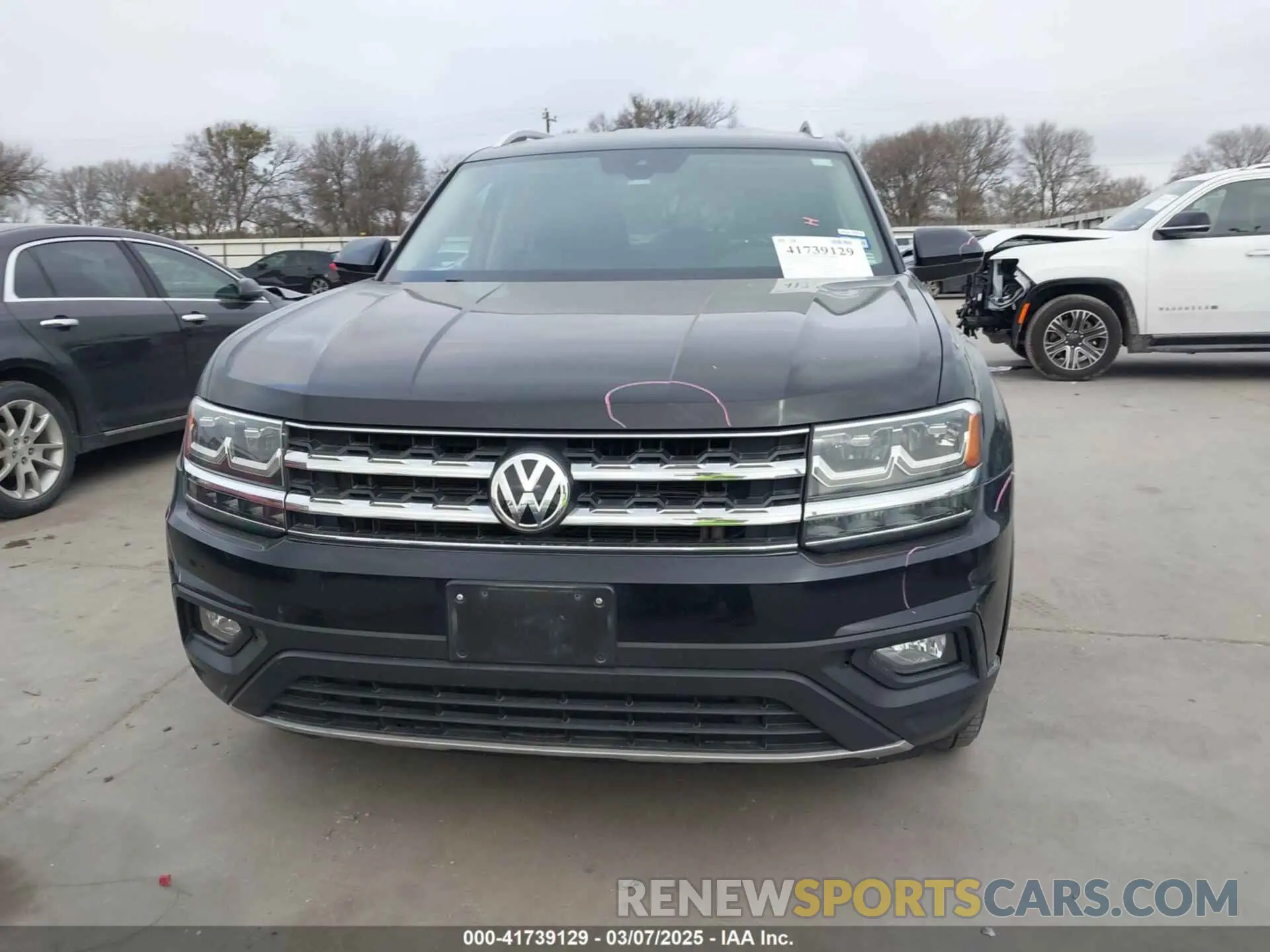 12 Photograph of a damaged car 1V2WR2CA1KC560593 VOLKSWAGEN ATLAS 2019
