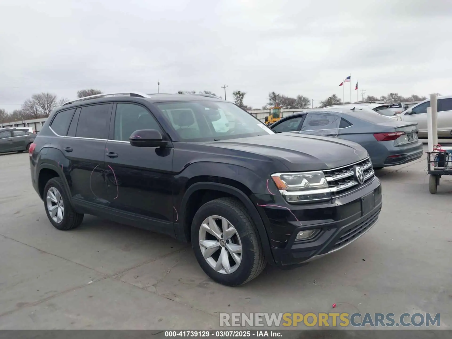 13 Photograph of a damaged car 1V2WR2CA1KC560593 VOLKSWAGEN ATLAS 2019