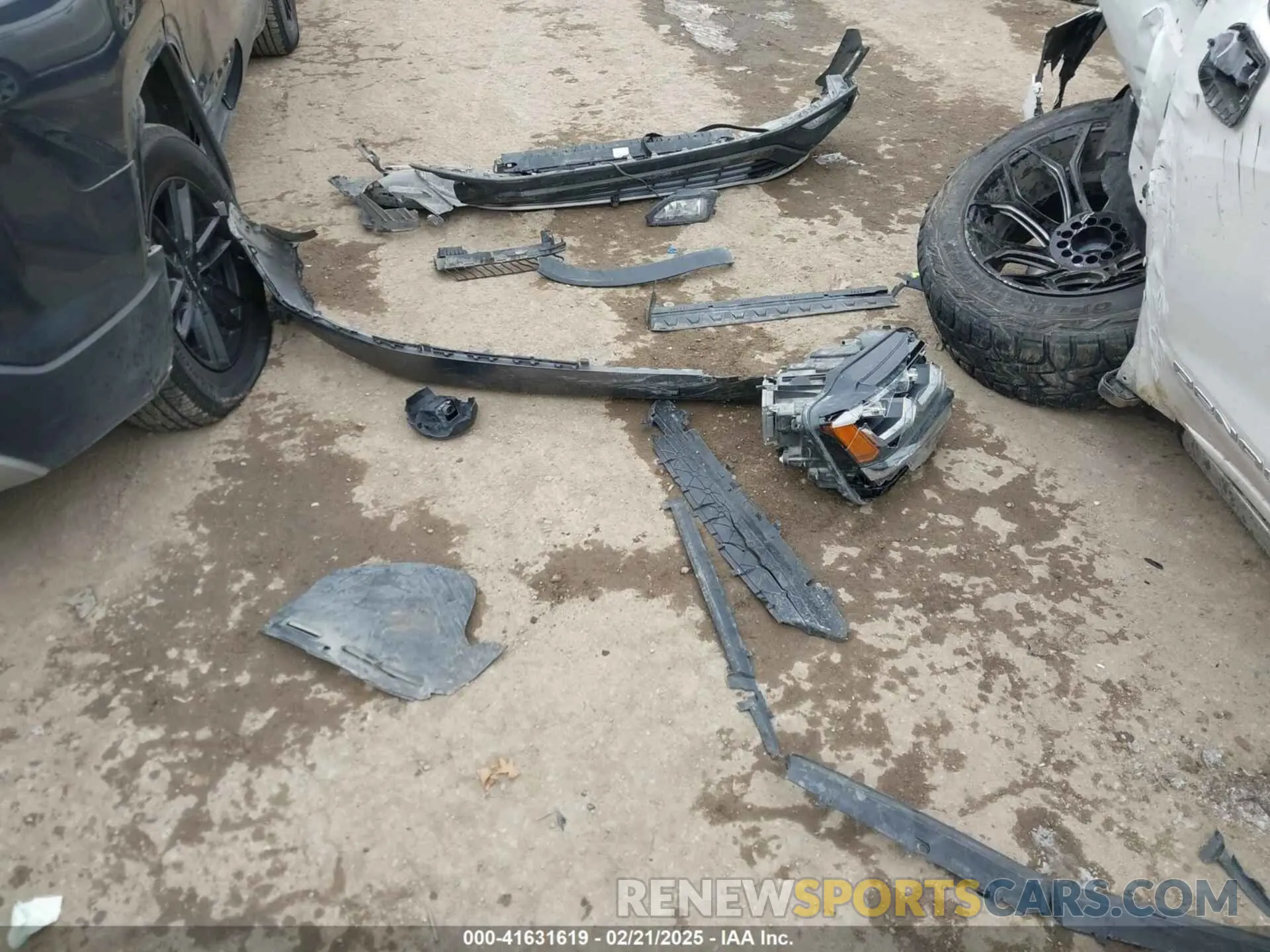 12 Photograph of a damaged car 1V2WR2CA2KC581212 VOLKSWAGEN ATLAS 2019