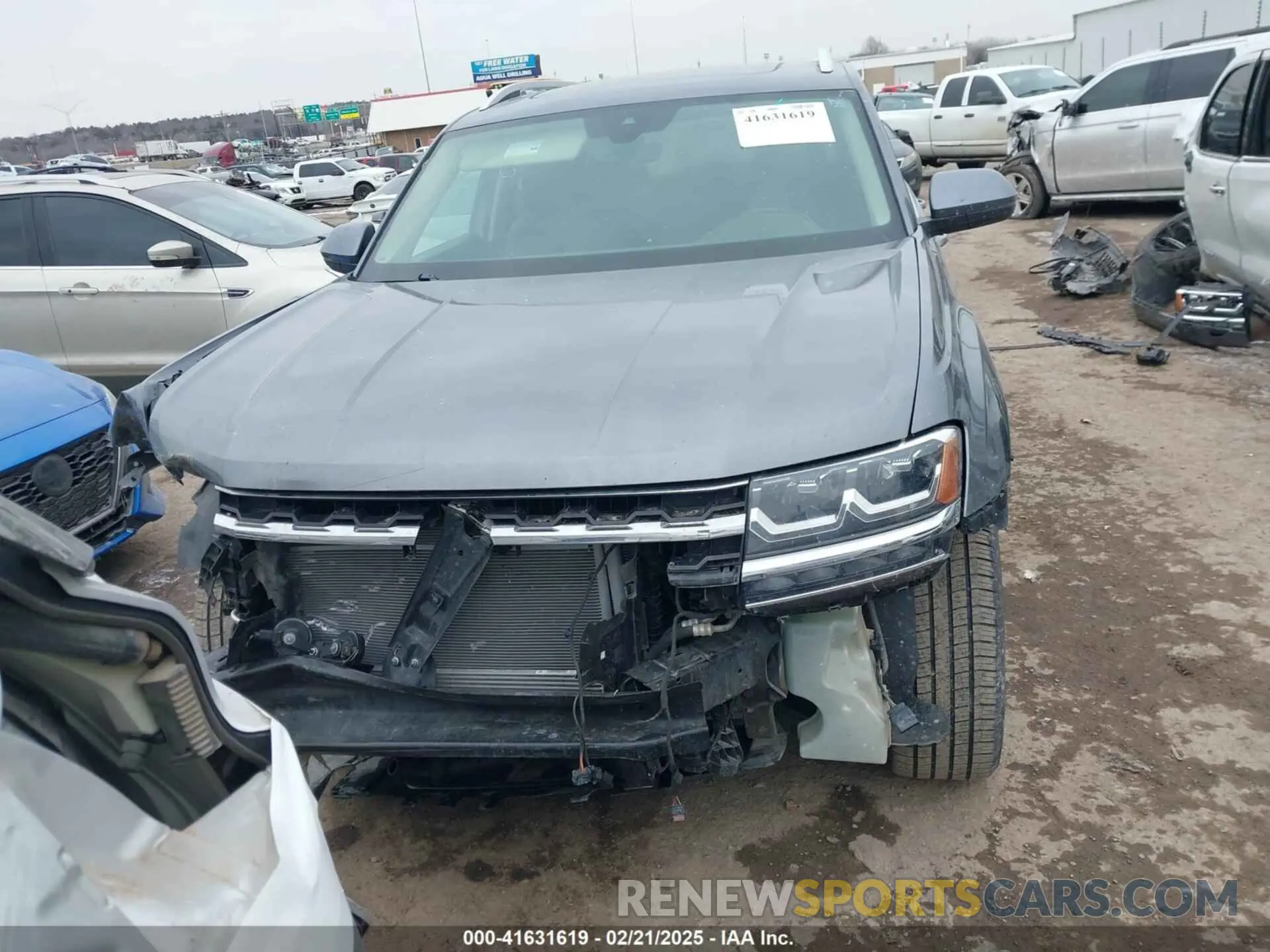 13 Photograph of a damaged car 1V2WR2CA2KC581212 VOLKSWAGEN ATLAS 2019