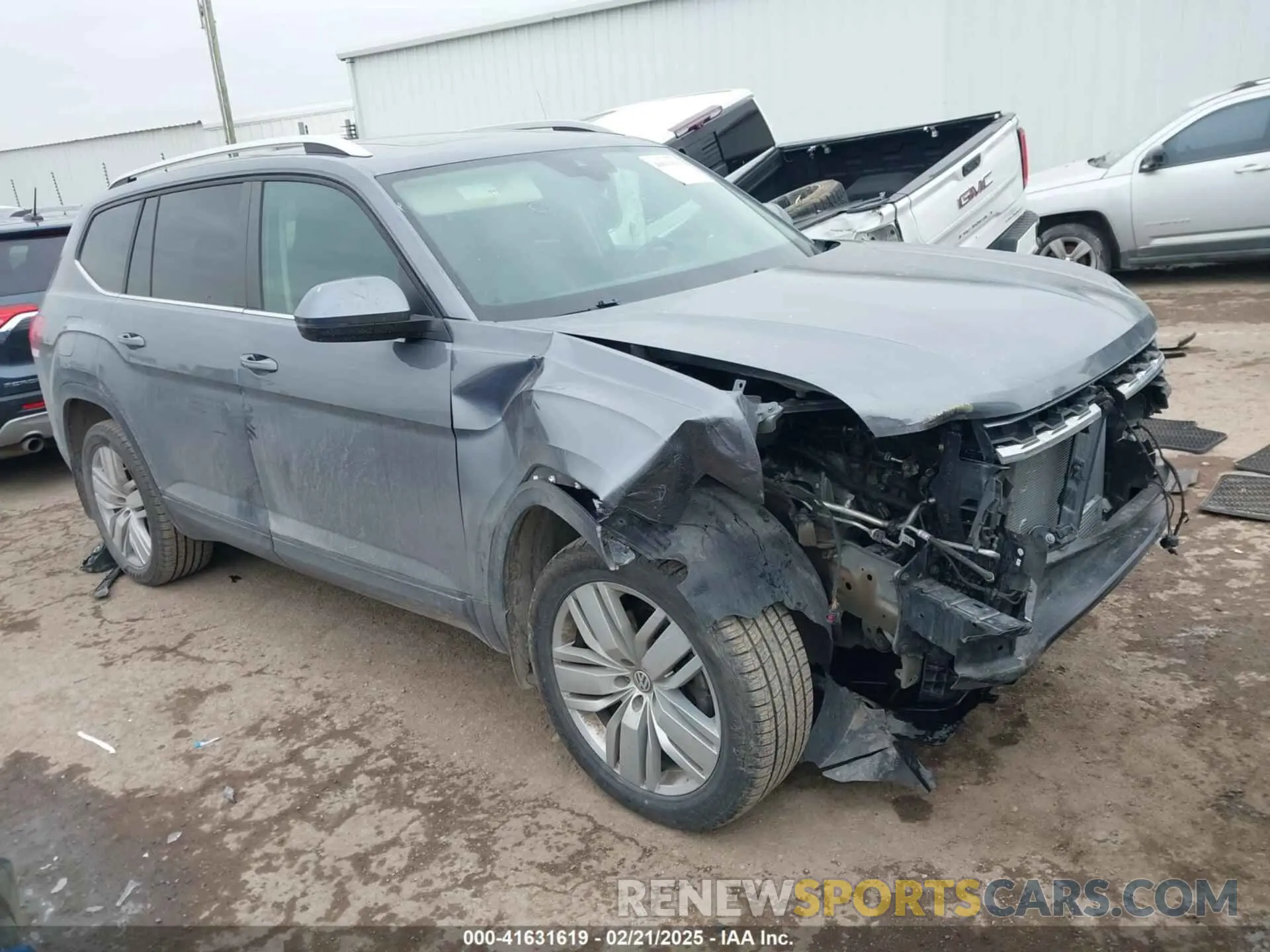 14 Photograph of a damaged car 1V2WR2CA2KC581212 VOLKSWAGEN ATLAS 2019