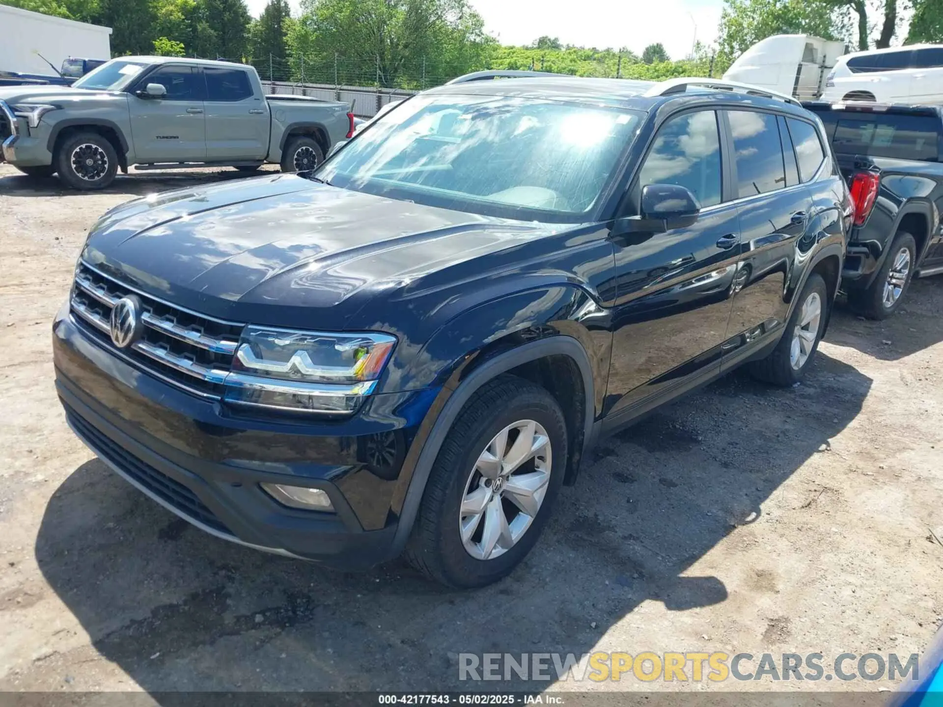2 Фотография поврежденного автомобиля 1V2WR2CA2KC612202 VOLKSWAGEN ATLAS 2019