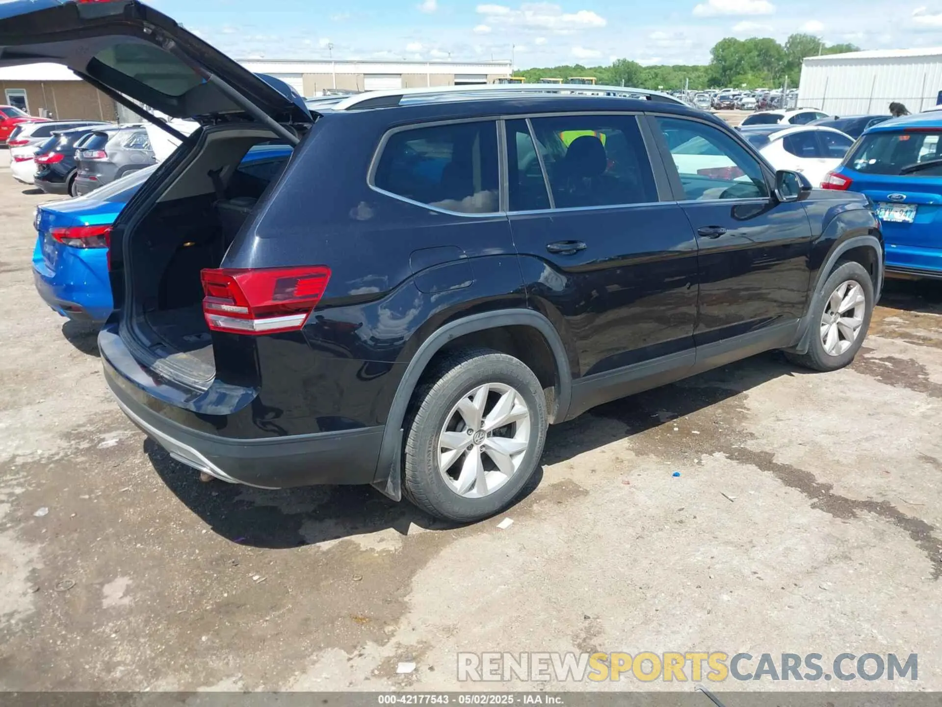 4 Фотография поврежденного автомобиля 1V2WR2CA2KC612202 VOLKSWAGEN ATLAS 2019