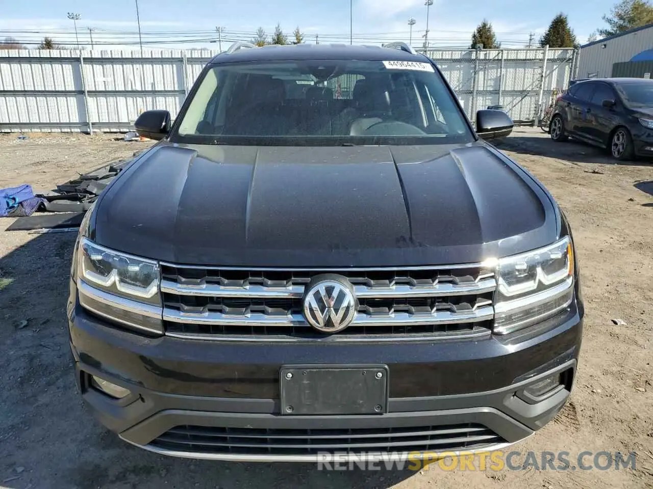 5 Photograph of a damaged car 1V2WR2CA3KC576231 VOLKSWAGEN ATLAS 2019