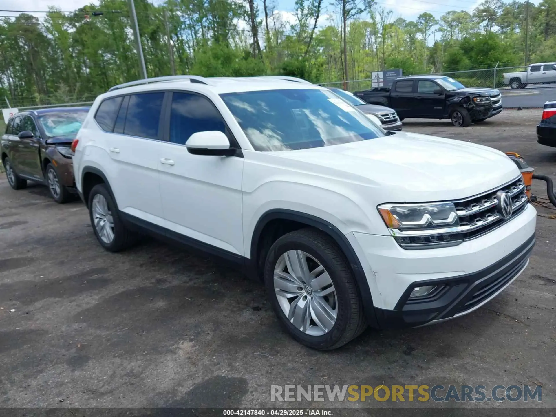 1 Photograph of a damaged car 1V2WR2CA4KC509962 VOLKSWAGEN ATLAS 2019