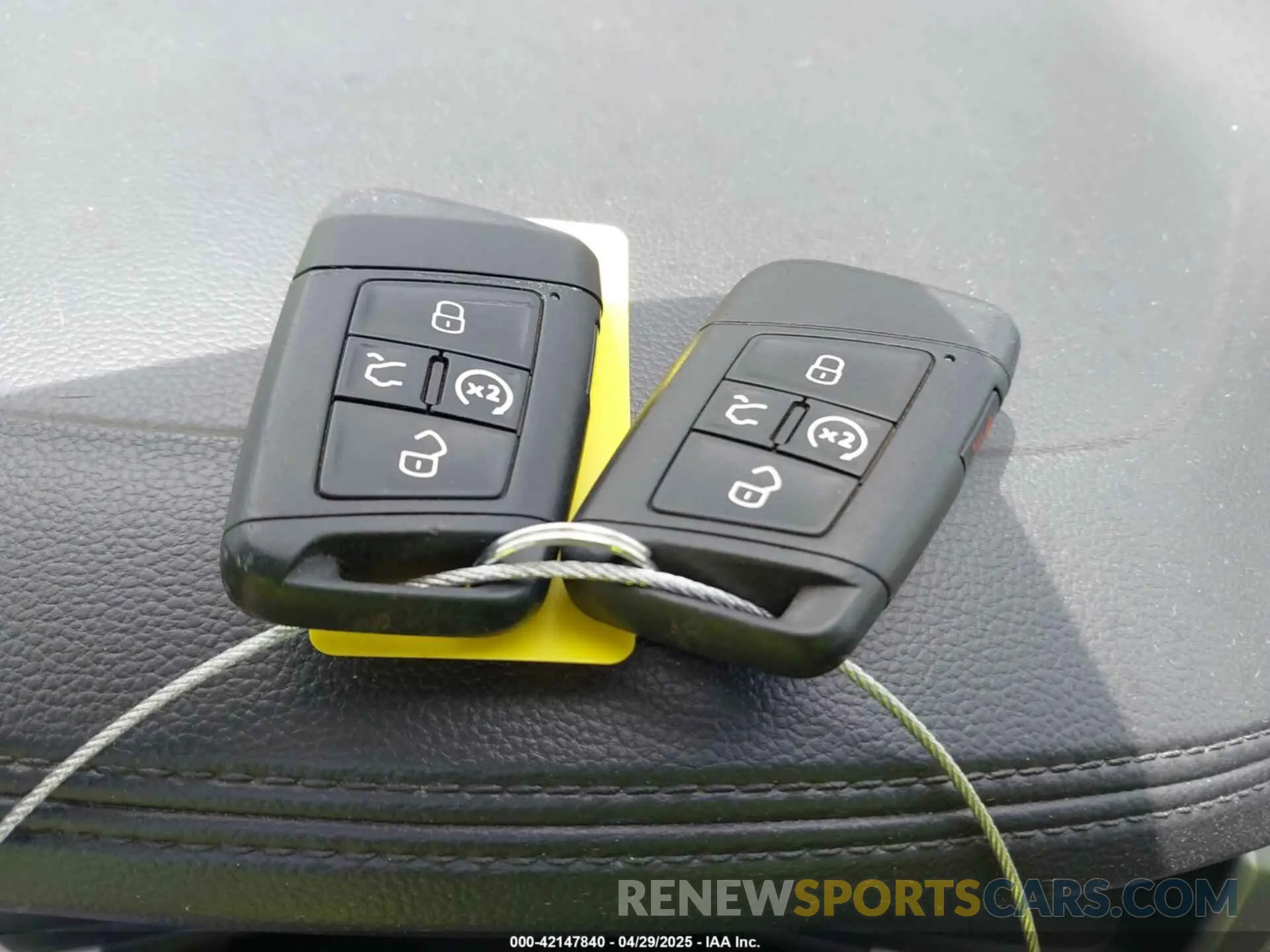 11 Photograph of a damaged car 1V2WR2CA4KC509962 VOLKSWAGEN ATLAS 2019