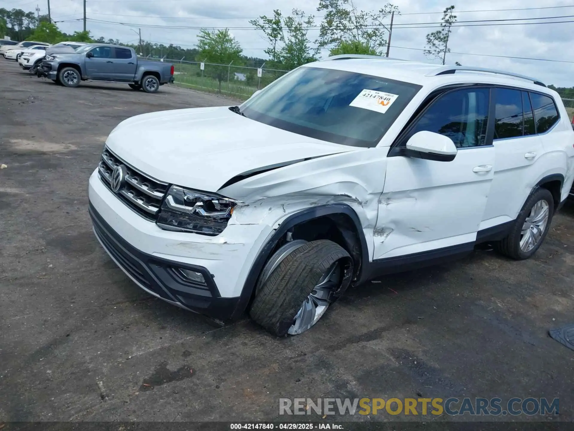 2 Photograph of a damaged car 1V2WR2CA4KC509962 VOLKSWAGEN ATLAS 2019