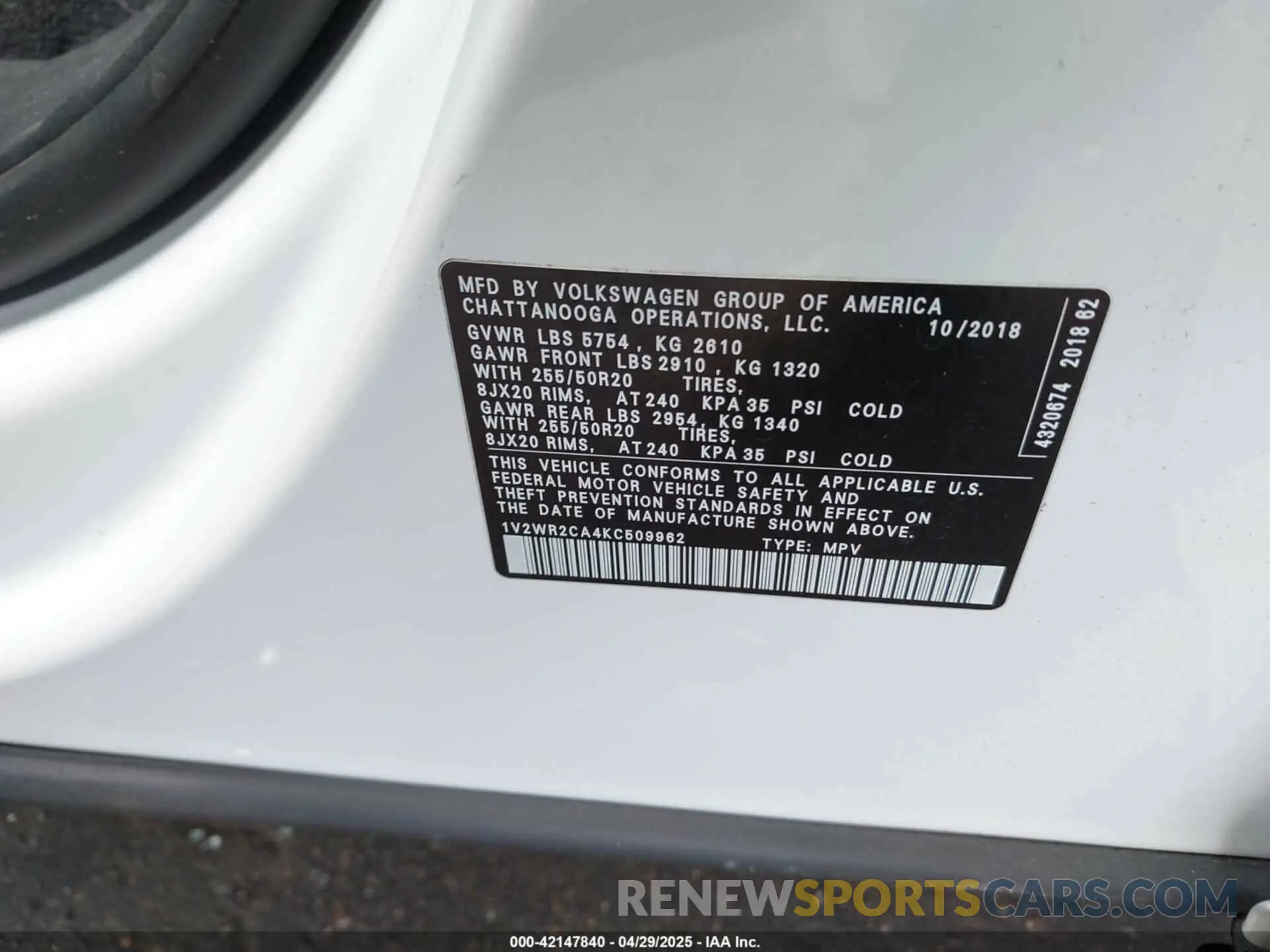 9 Photograph of a damaged car 1V2WR2CA4KC509962 VOLKSWAGEN ATLAS 2019