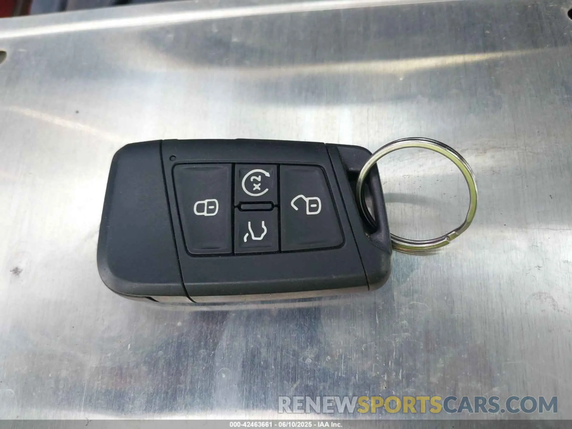 10 Photograph of a damaged car 1V2WR2CA5KC590468 VOLKSWAGEN ATLAS 2019