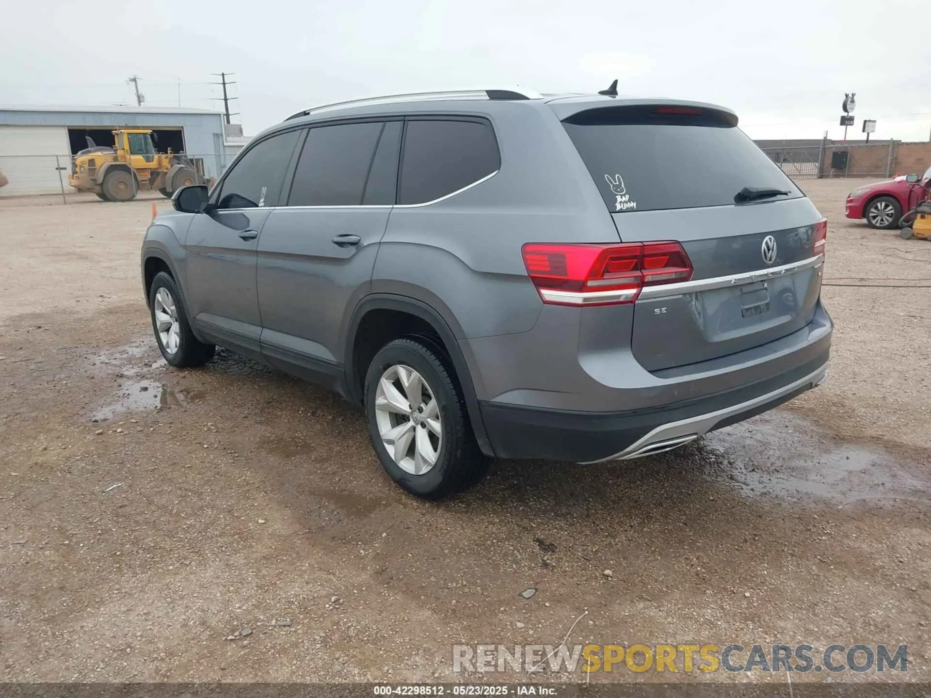 3 Photograph of a damaged car 1V2WR2CA6KC559374 VOLKSWAGEN ATLAS 2019