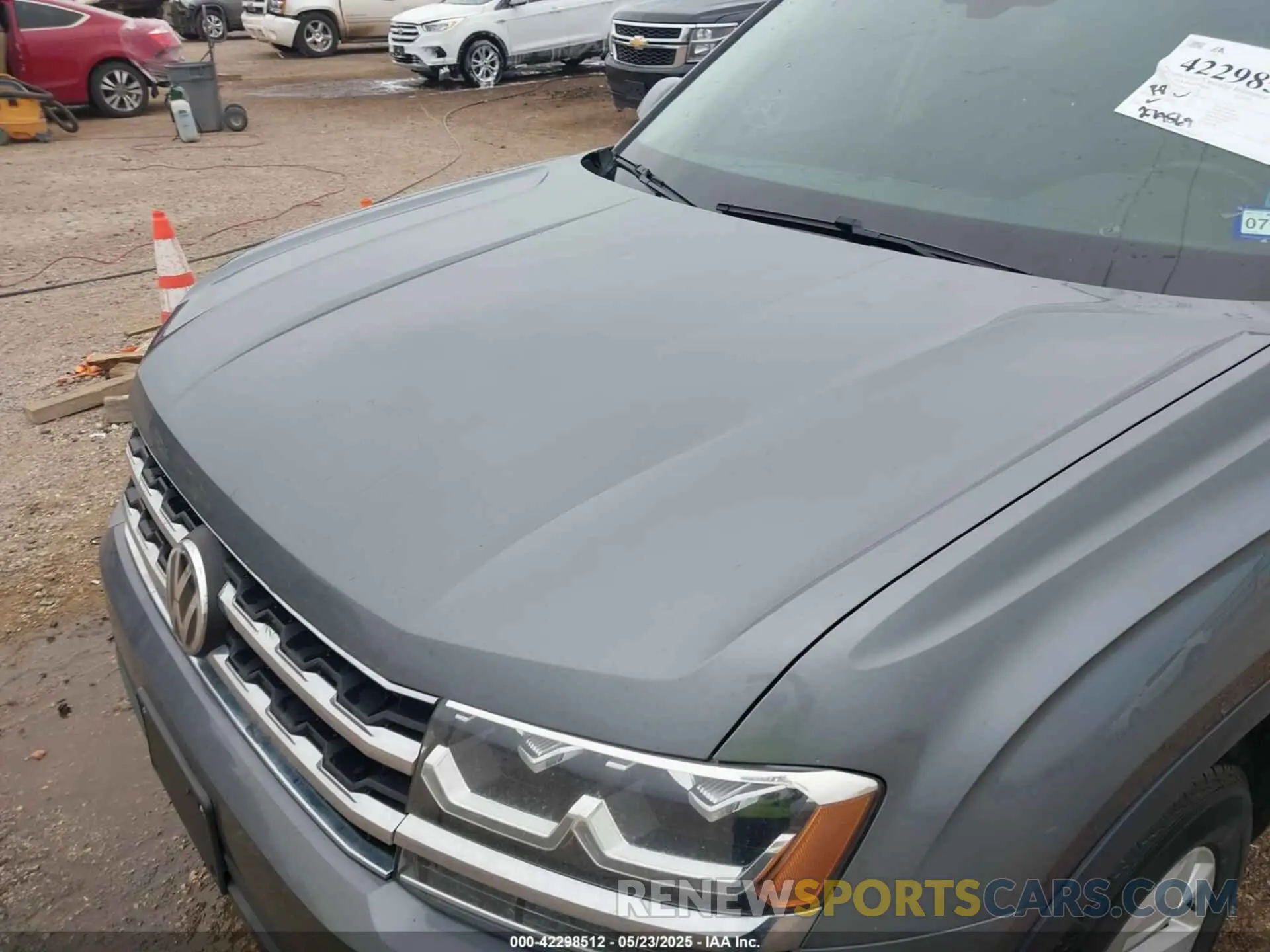 6 Photograph of a damaged car 1V2WR2CA6KC559374 VOLKSWAGEN ATLAS 2019