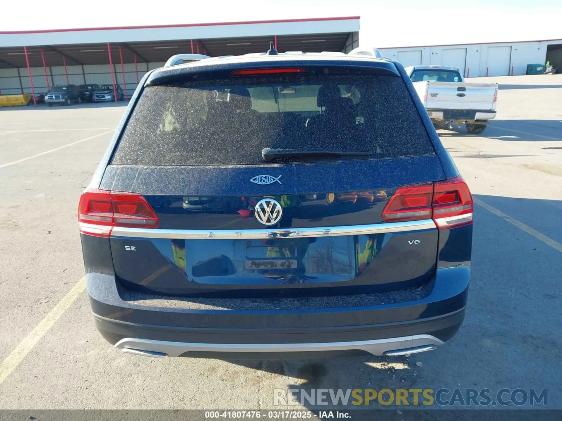 16 Photograph of a damaged car 1V2WR2CA6KC564820 VOLKSWAGEN ATLAS 2019