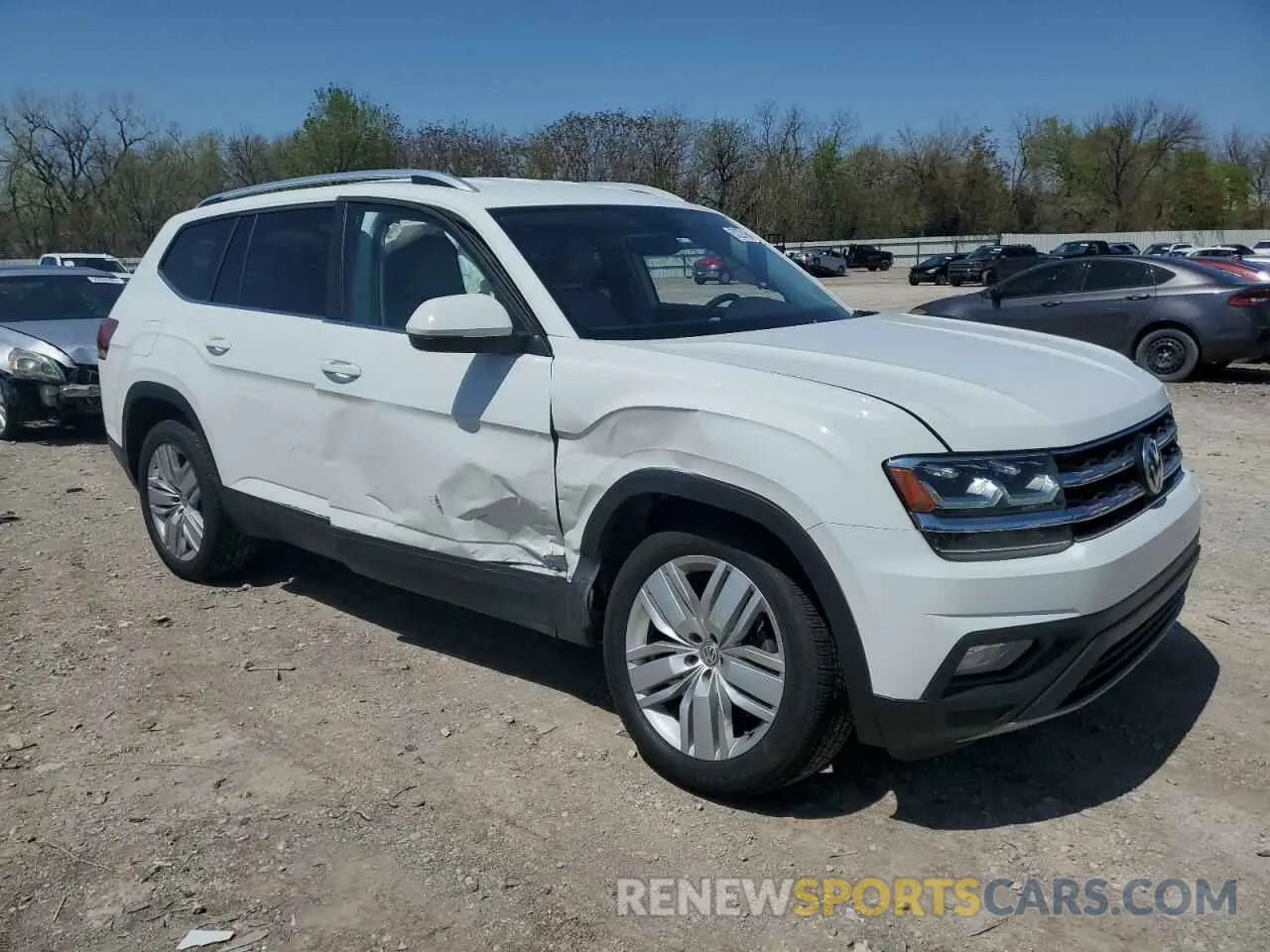 4 Photograph of a damaged car 1V2WR2CA7KC598569 VOLKSWAGEN ATLAS 2019