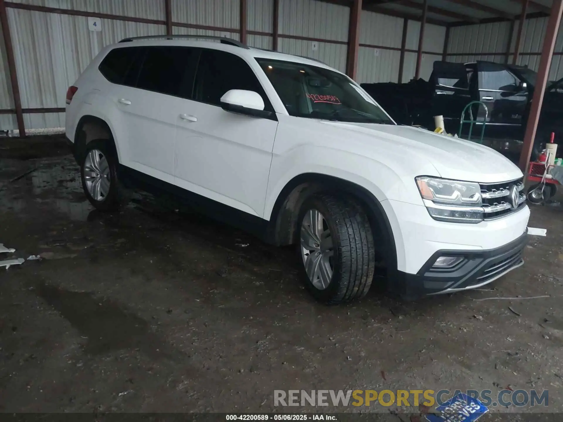 1 Photograph of a damaged car 1V2WR2CA8KC526036 VOLKSWAGEN ATLAS 2019