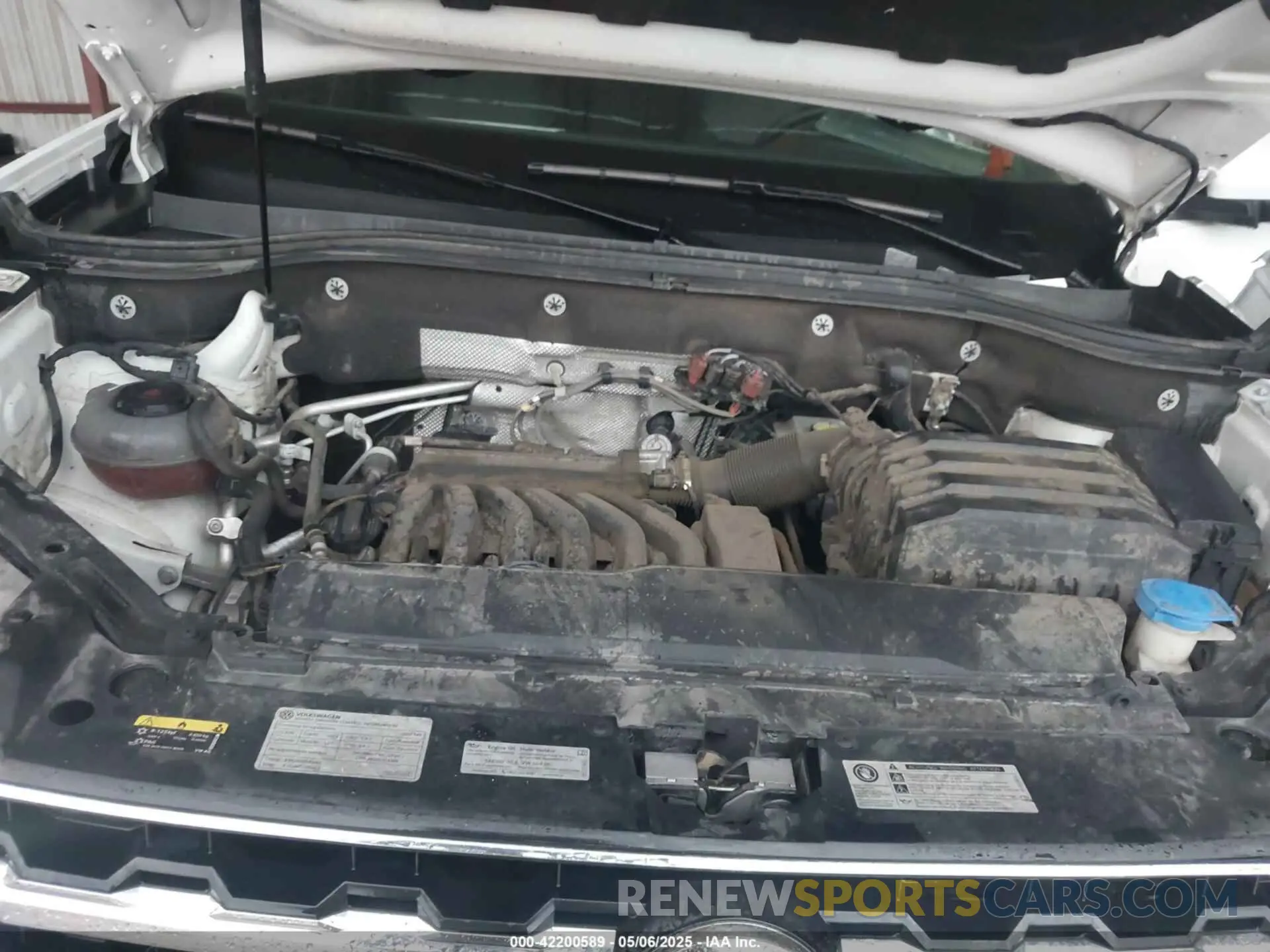 10 Photograph of a damaged car 1V2WR2CA8KC526036 VOLKSWAGEN ATLAS 2019