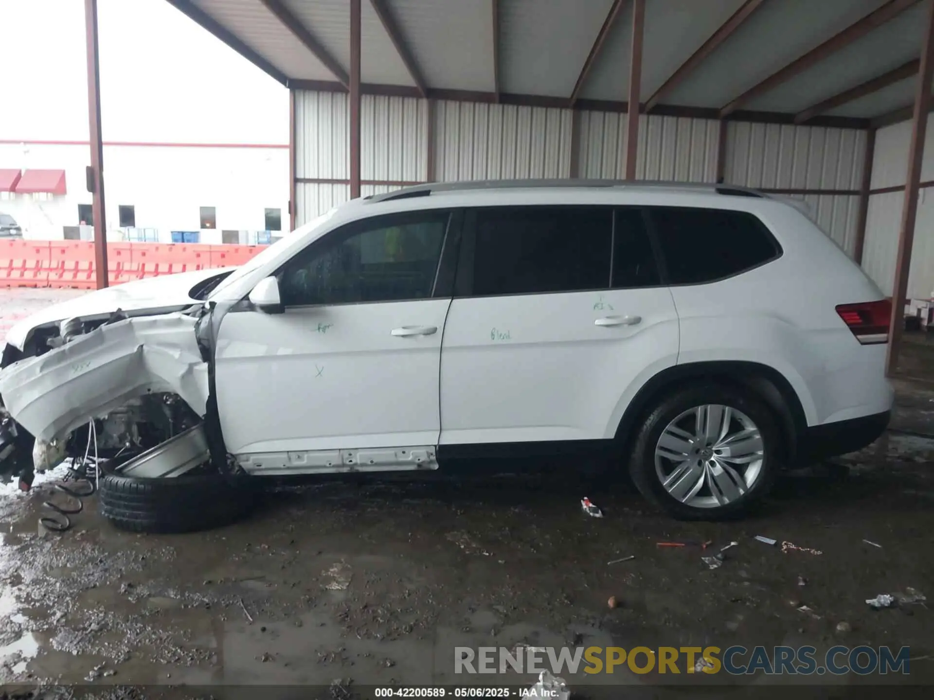 15 Photograph of a damaged car 1V2WR2CA8KC526036 VOLKSWAGEN ATLAS 2019