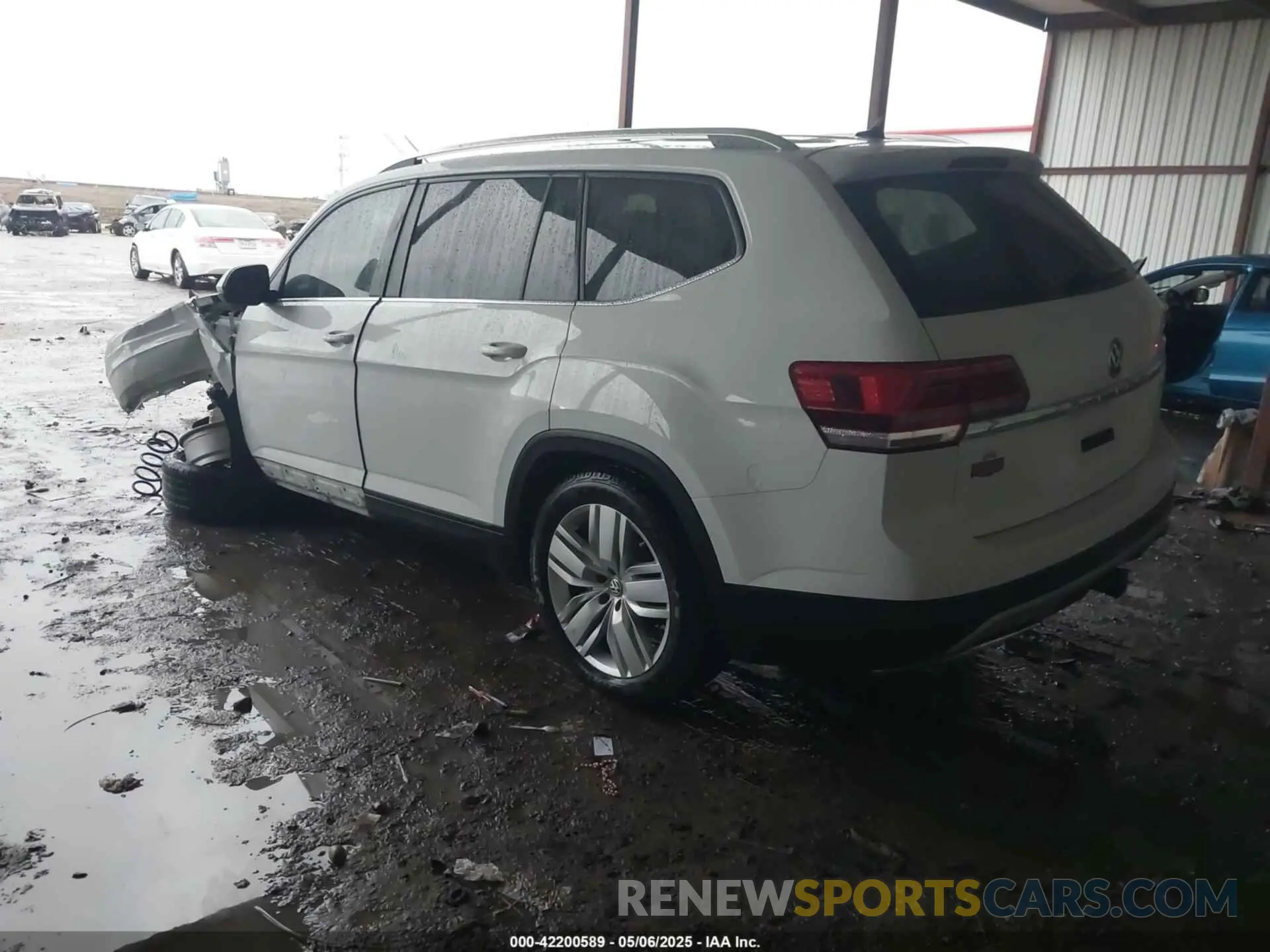 3 Photograph of a damaged car 1V2WR2CA8KC526036 VOLKSWAGEN ATLAS 2019