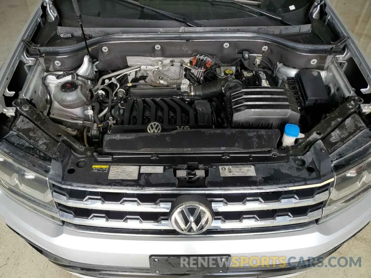 12 Photograph of a damaged car 1V2WR2CAXKC558194 VOLKSWAGEN ATLAS 2019